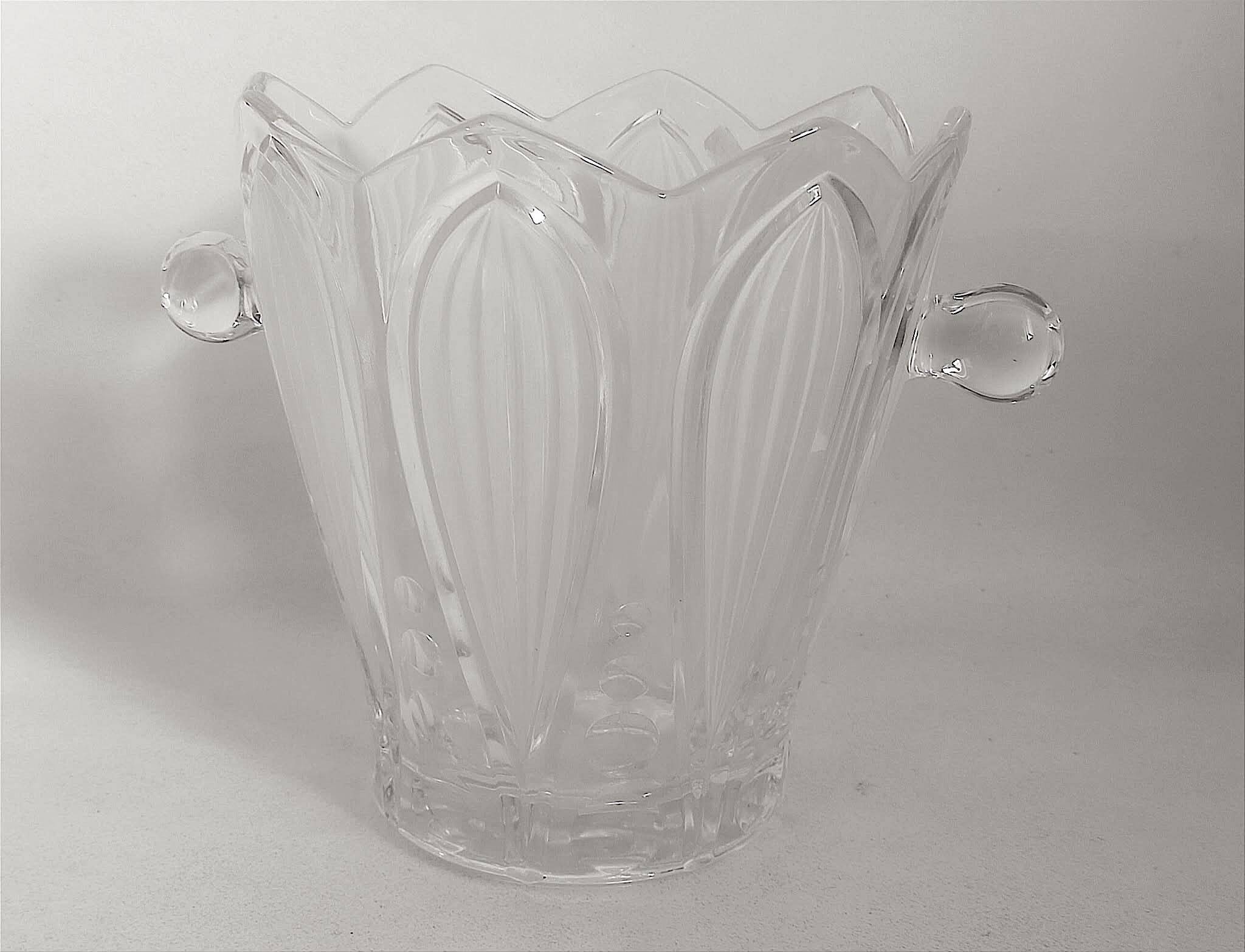 Crystal ice bucket from the 1960s to 1970s, height 23 cm.