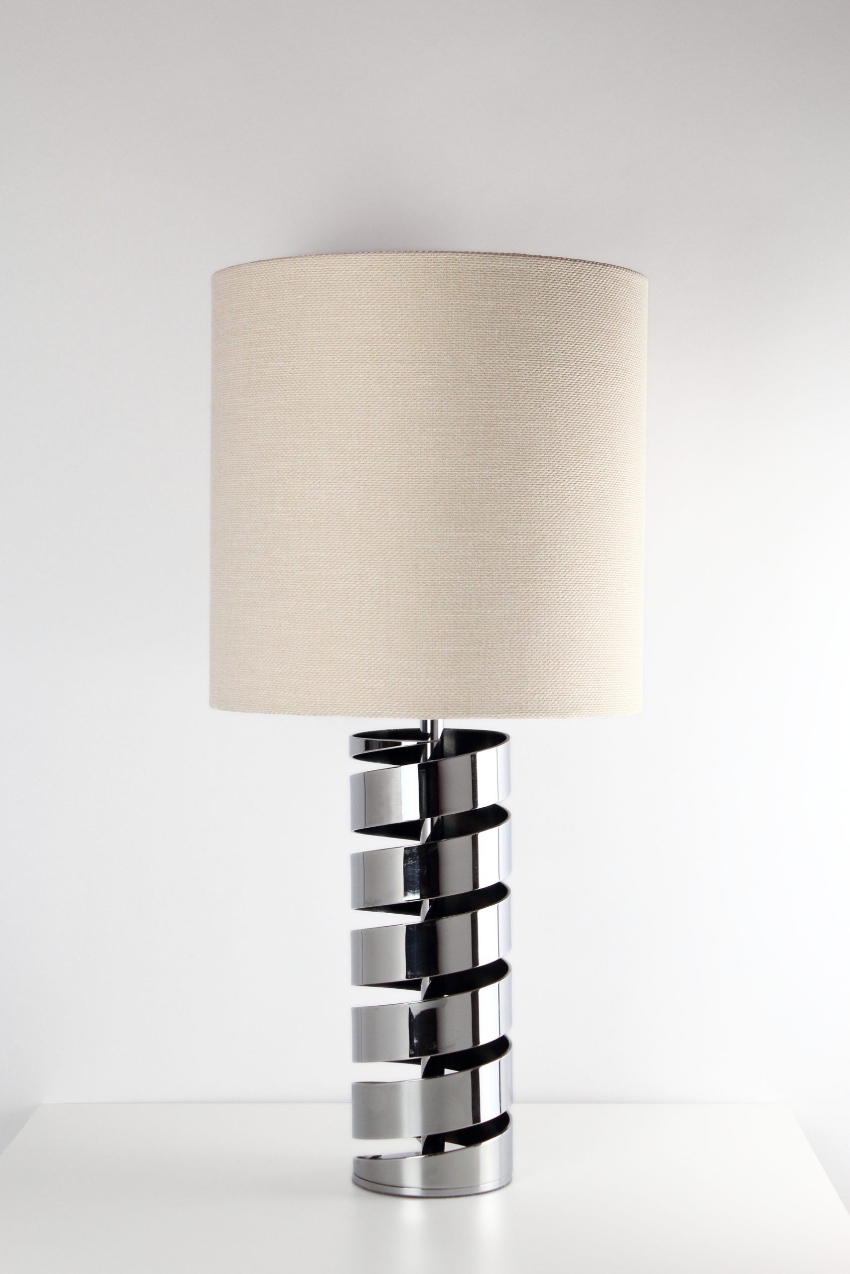 Jacques Charpentier, lampe en métal chromé