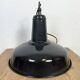 Lampe à suspension industrielle en émail gris foncé français, années 1960