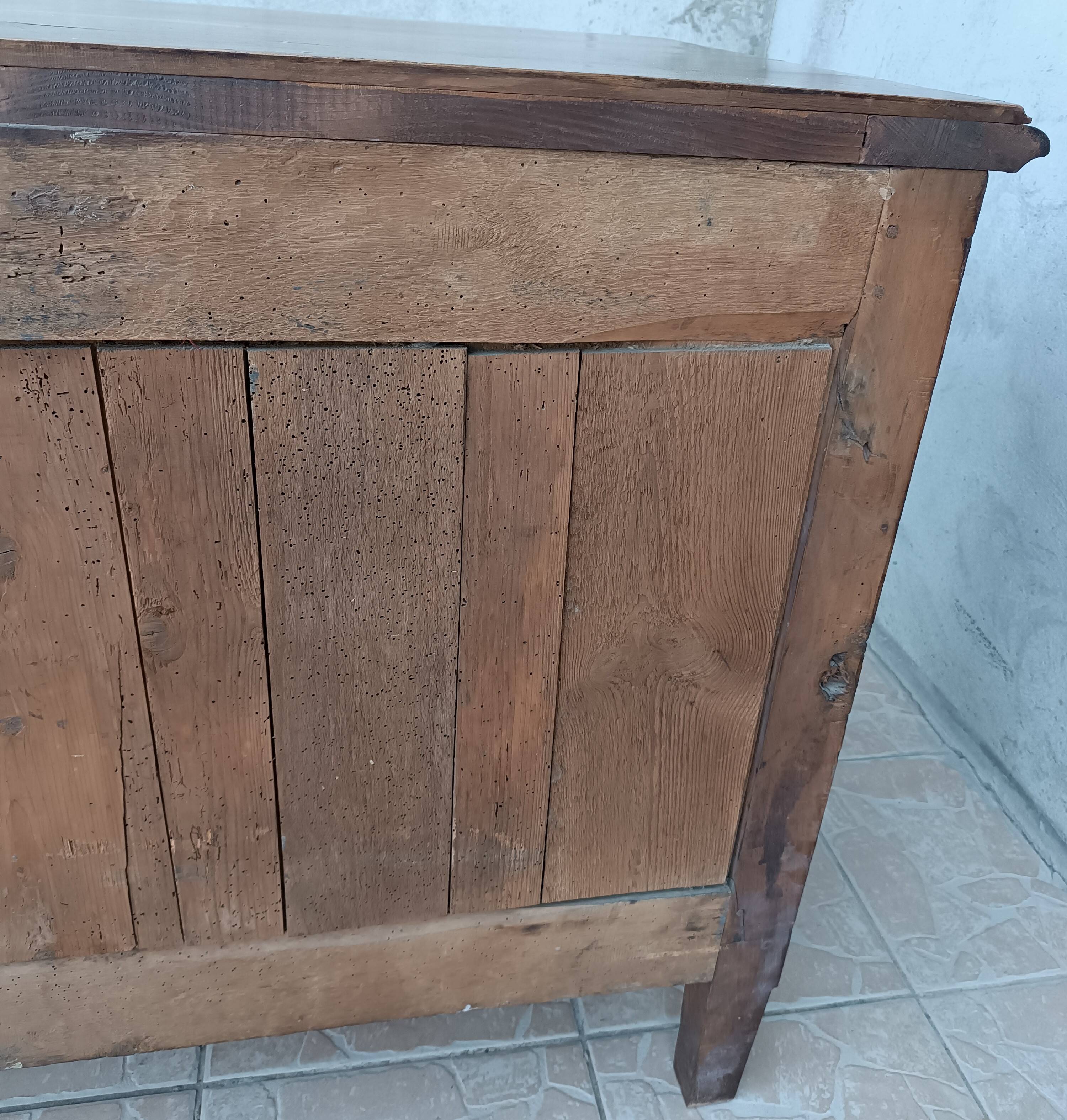 Louis XVI chest of drawers in walnut, 19th century