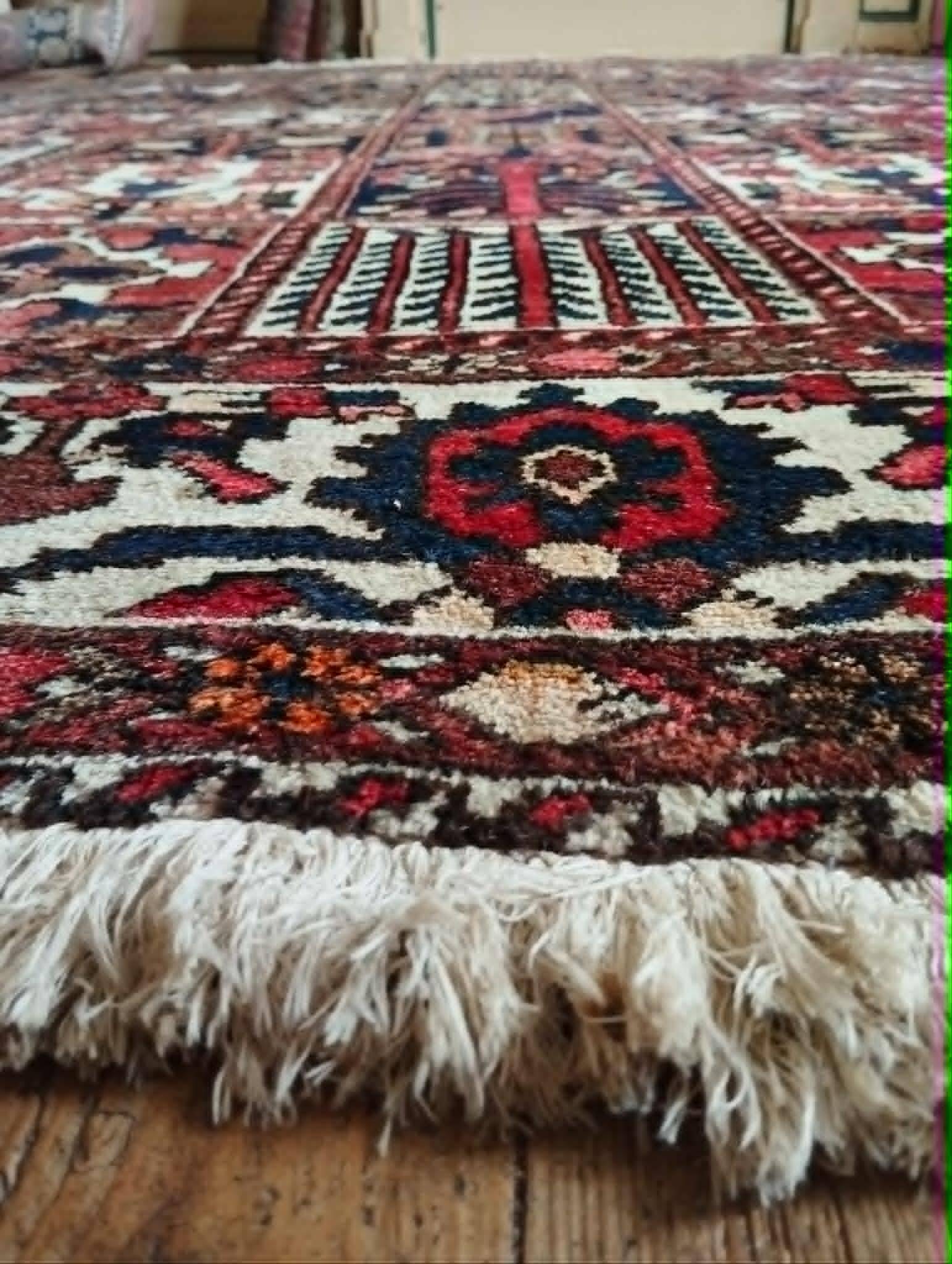 Handmade Bachtiar Persian rug 320x215cm