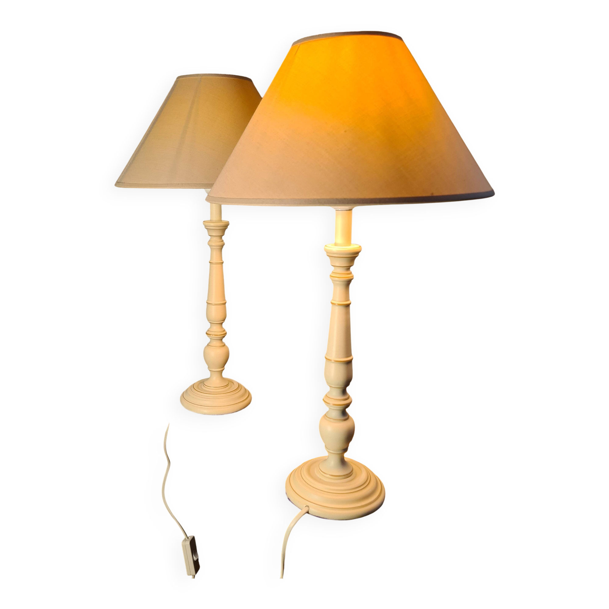 paire de lampes de chevet bois tourné peint creme et liseret chocolat 53x30