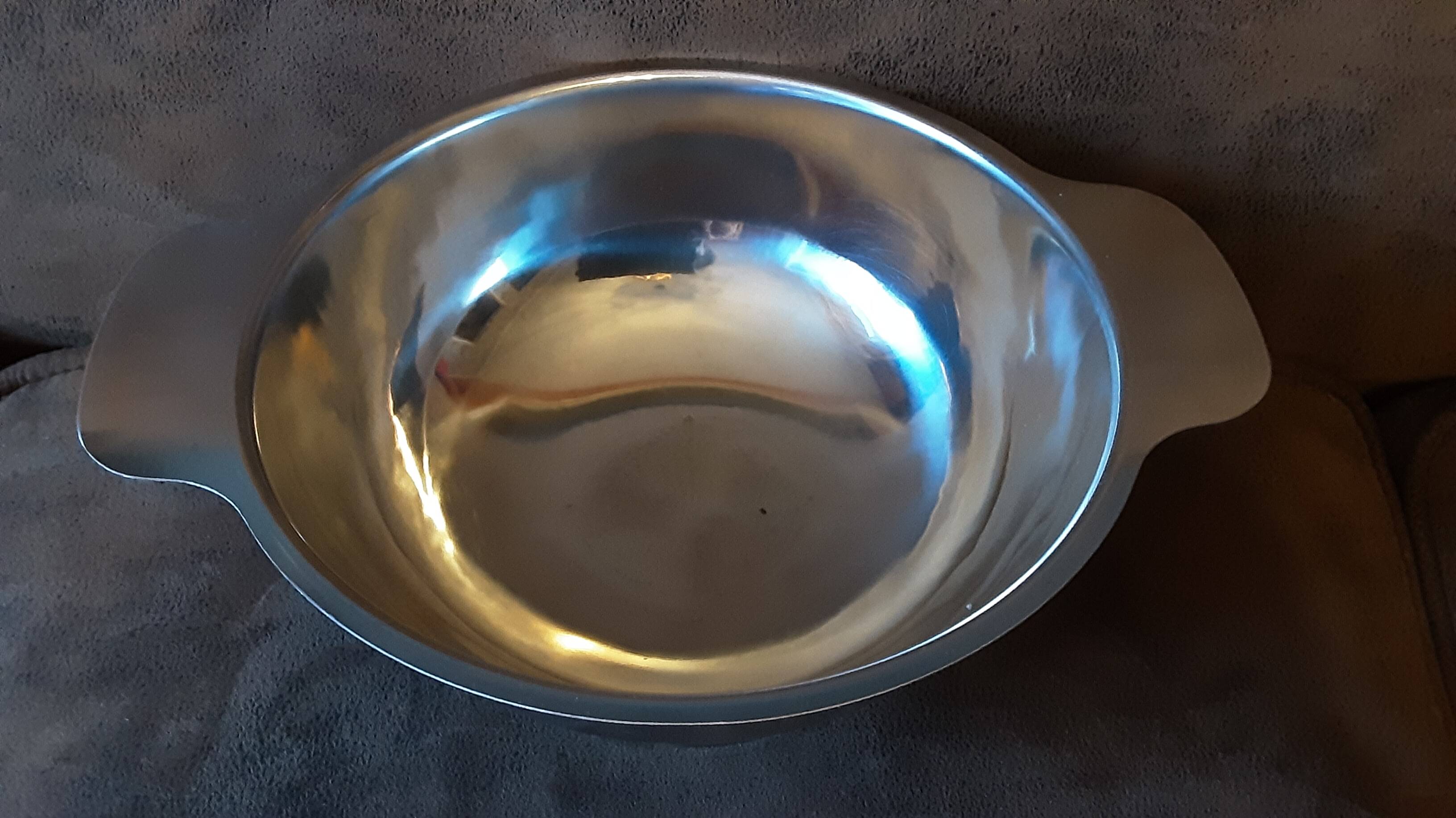 Stainless steel bowl