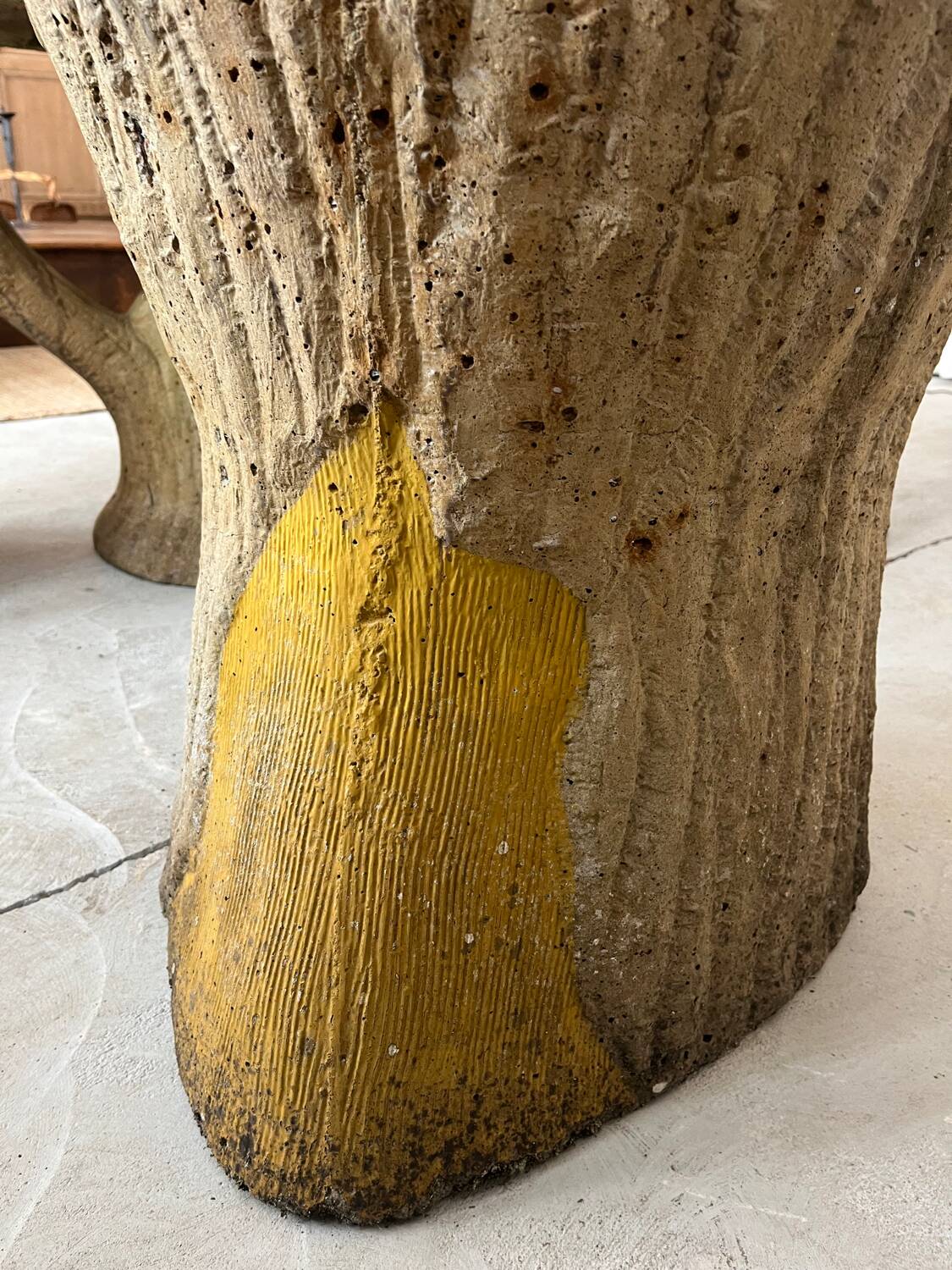 Garden furniture in concrete imitation faux wood