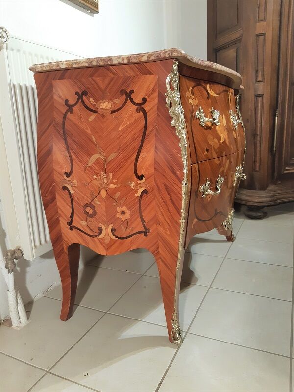 Comfortable style Louis XV rosewood, curved all sides, décor marked with flowers