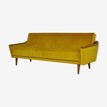 Canapé en velours jaune du milieu du siècle, années 1960