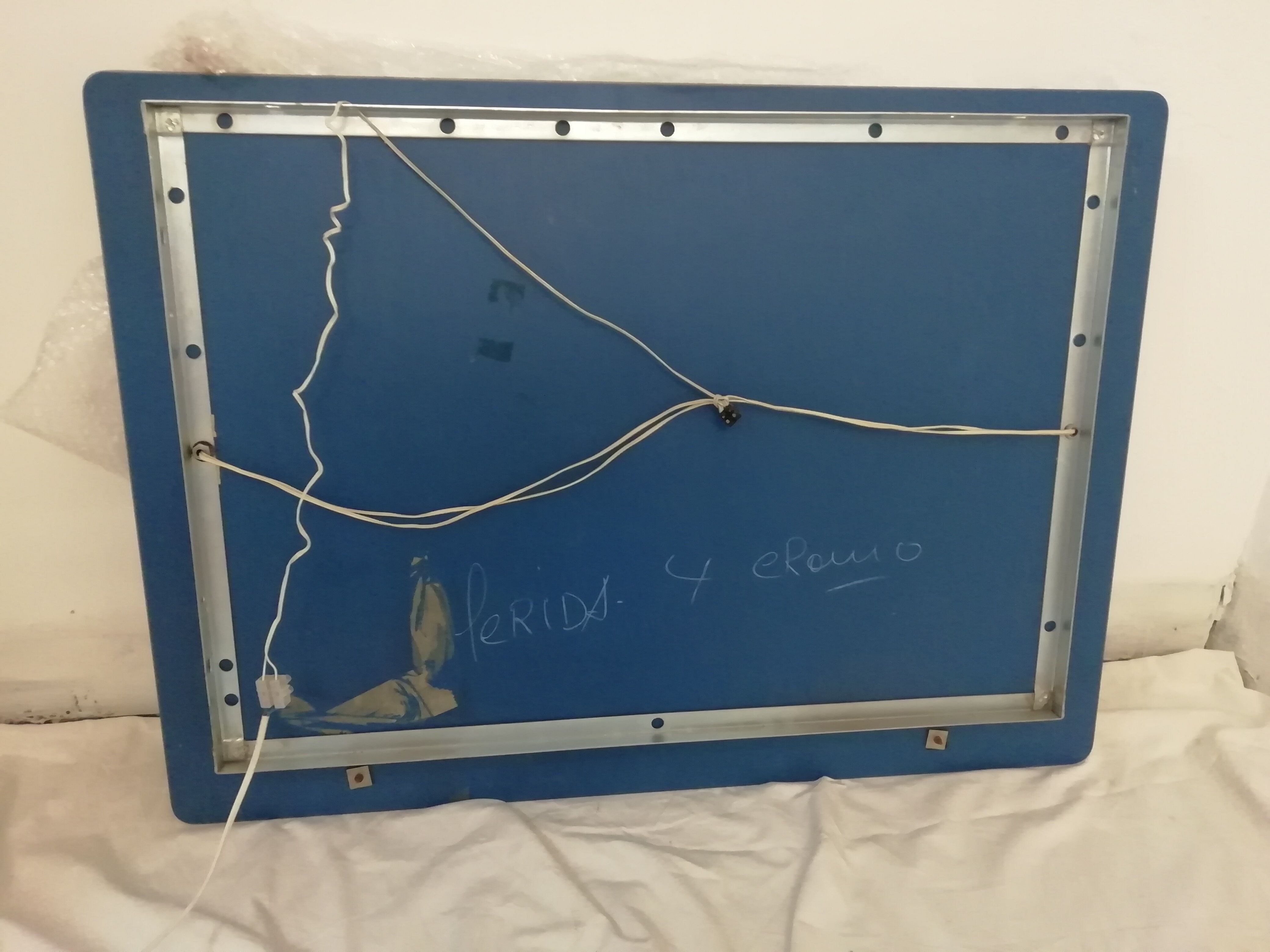Miroir bleu de bain en verre