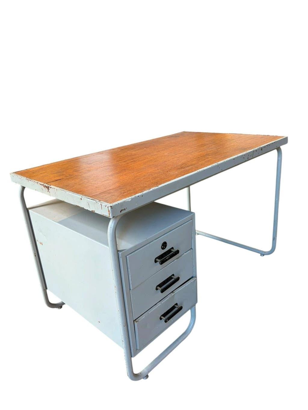 Bureau industriel vintage gris style bauhaus