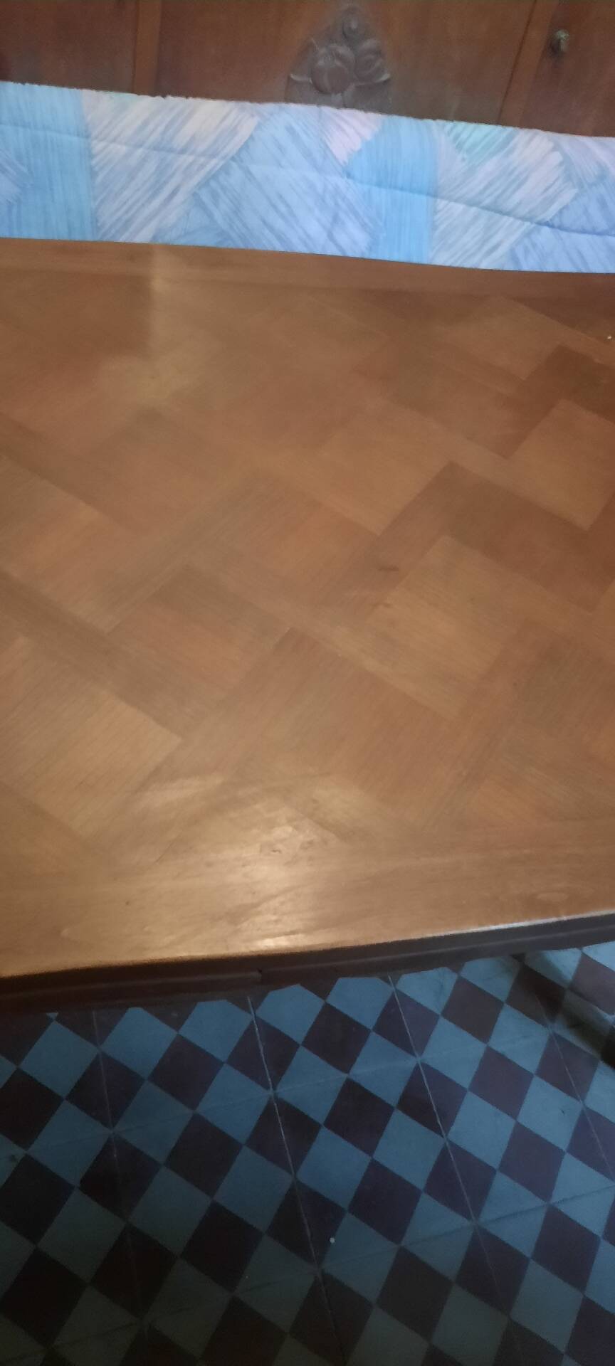 Extendable table