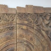 Plafond en bois sculpté