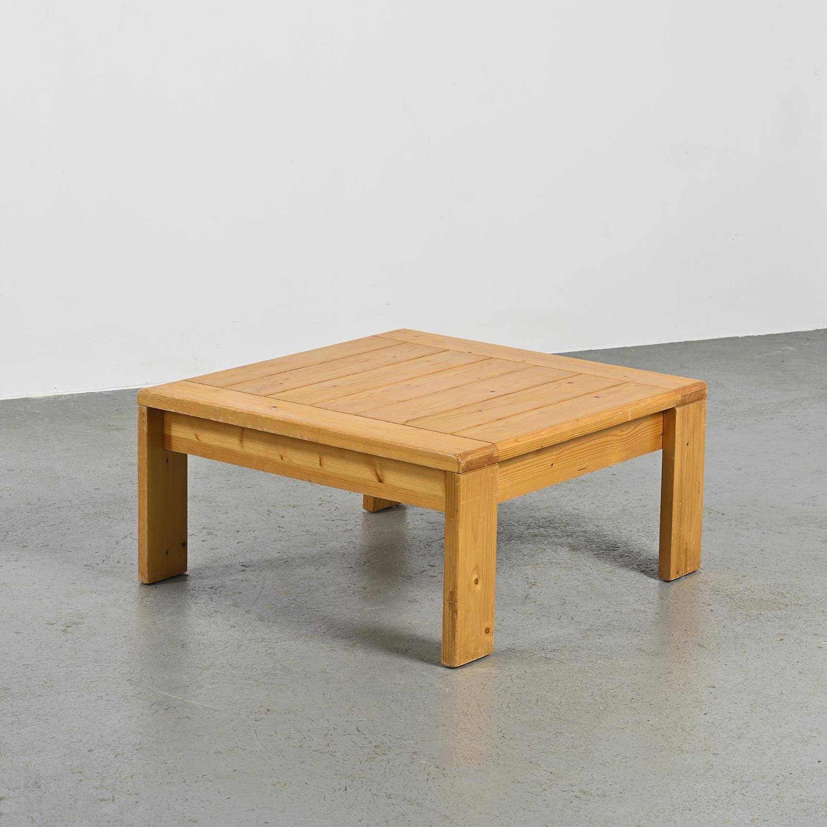 Solid pine coffee table, Les Arcs 1800.