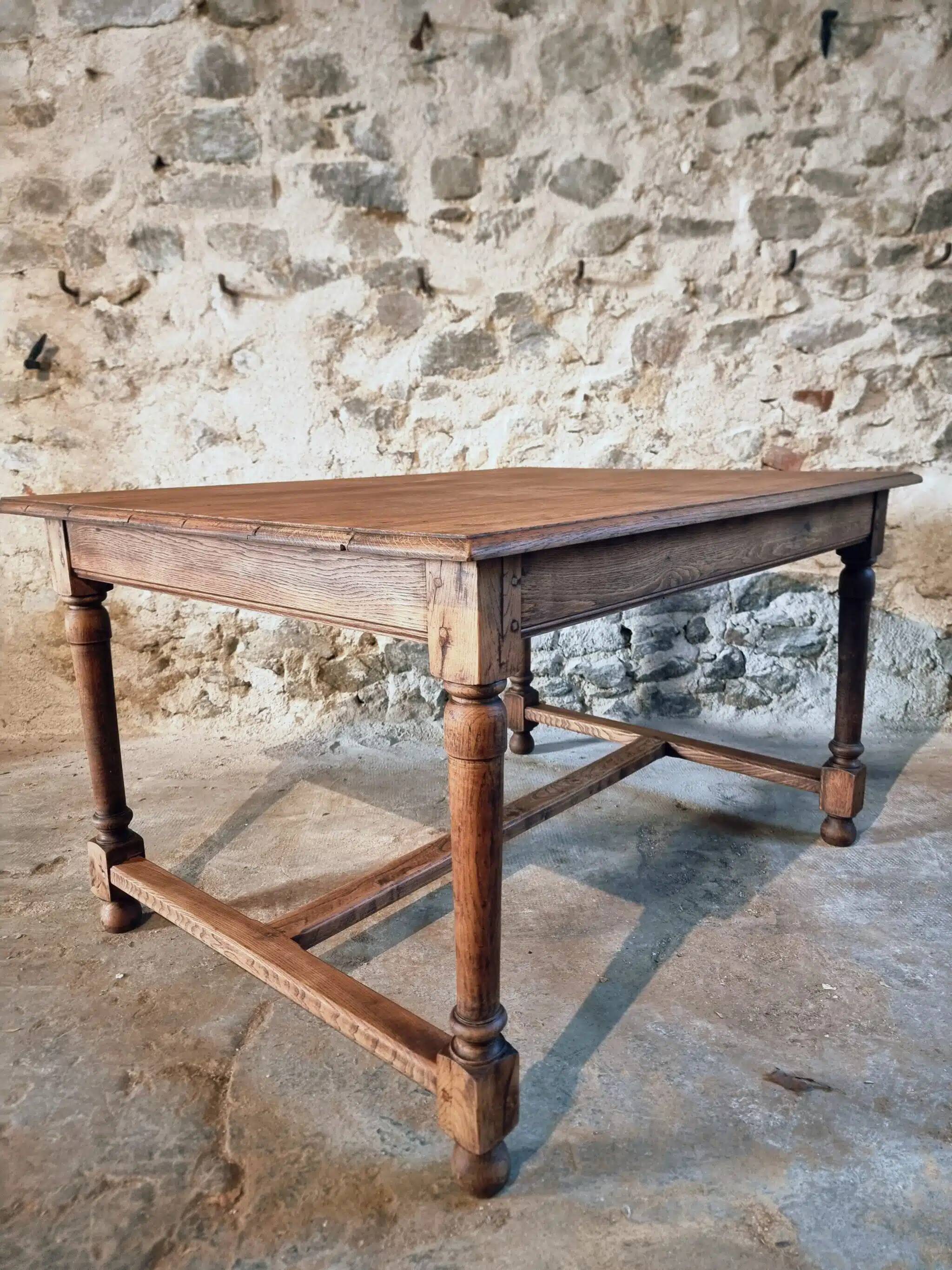 Antique French oak and elm dining table – Early 20th century farmhouse table with turned legs