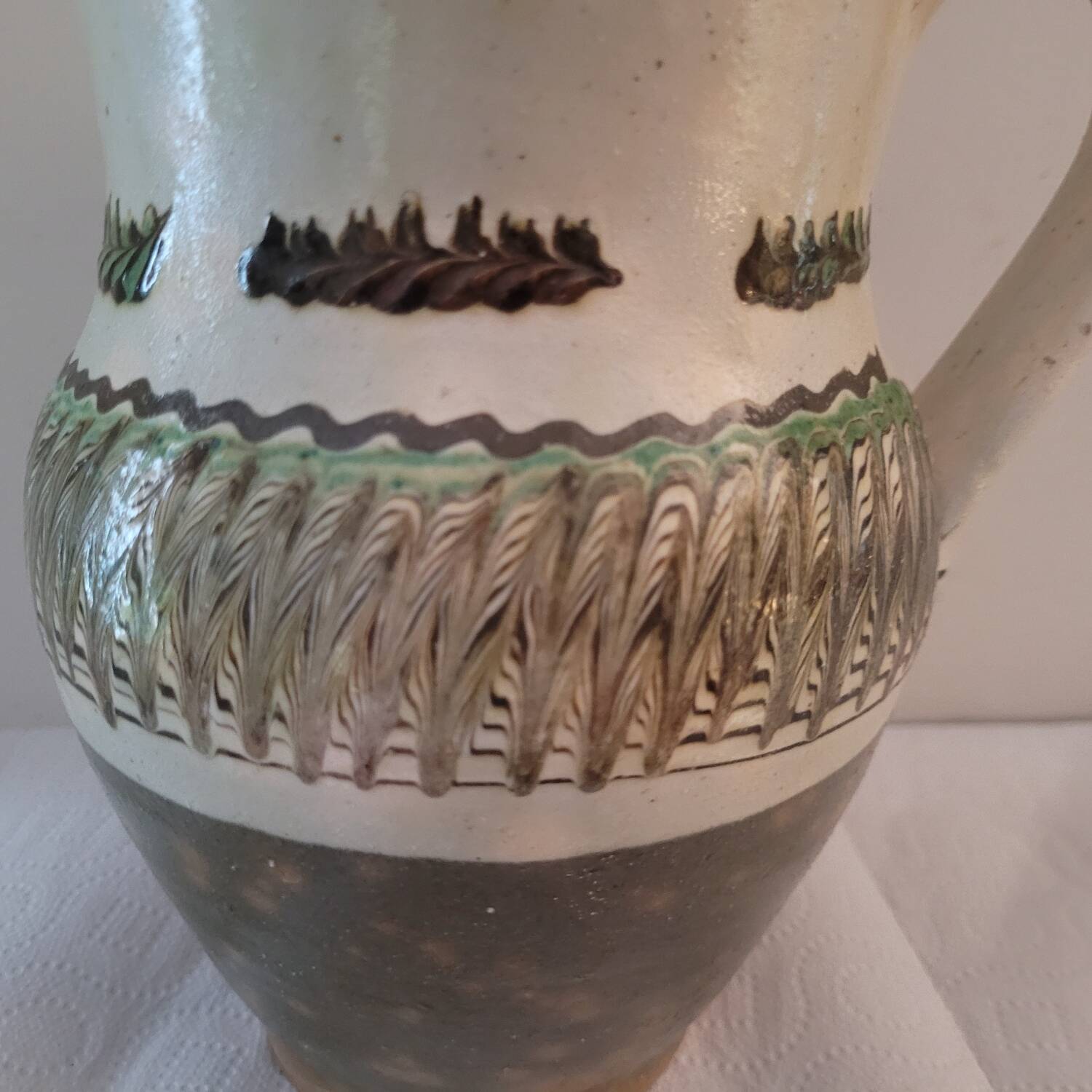 Stoneware jug with floral decoration – 1950s–1970s – 1.25 L