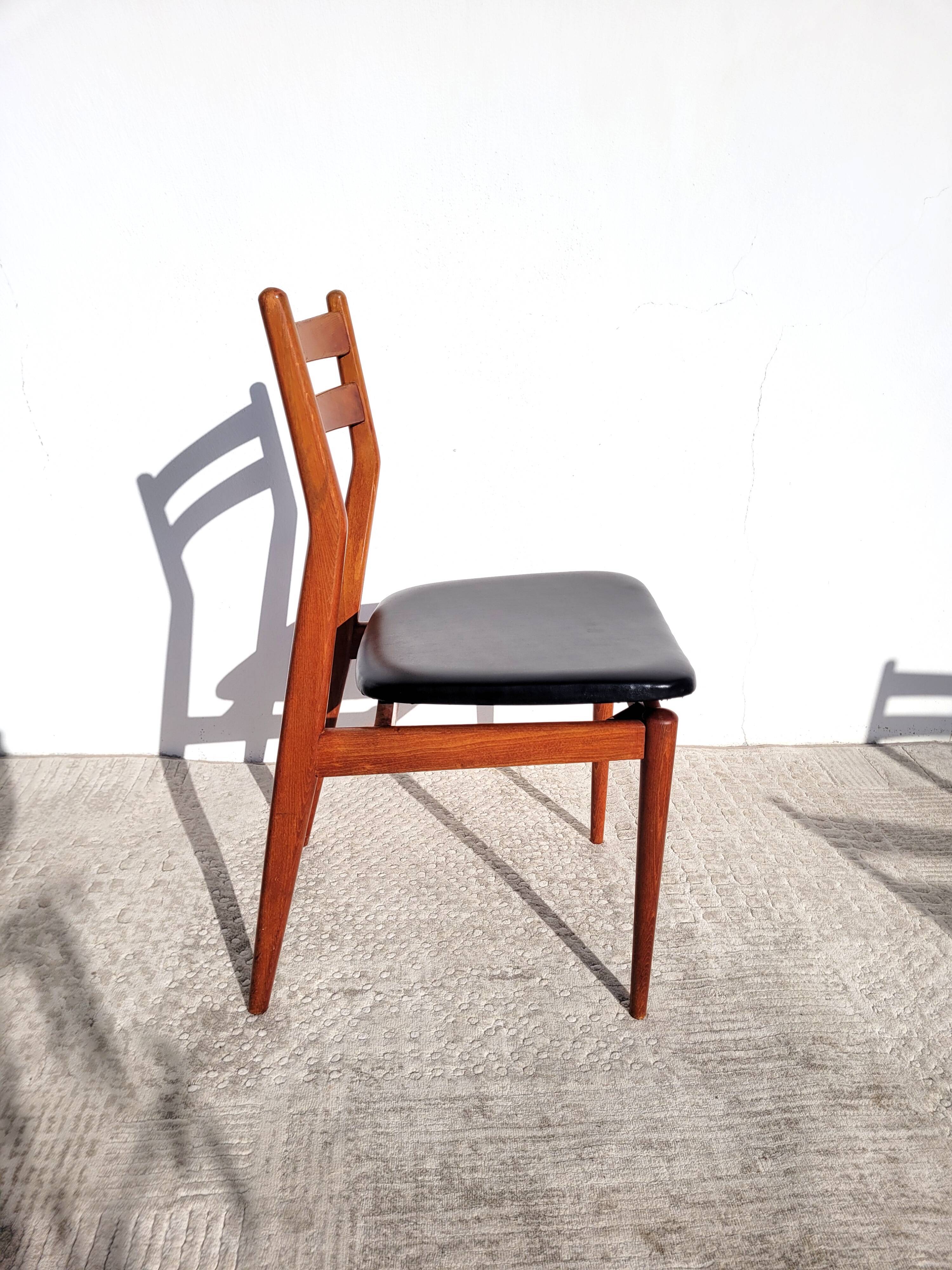 4 Scandinavian wooden vintage chairs