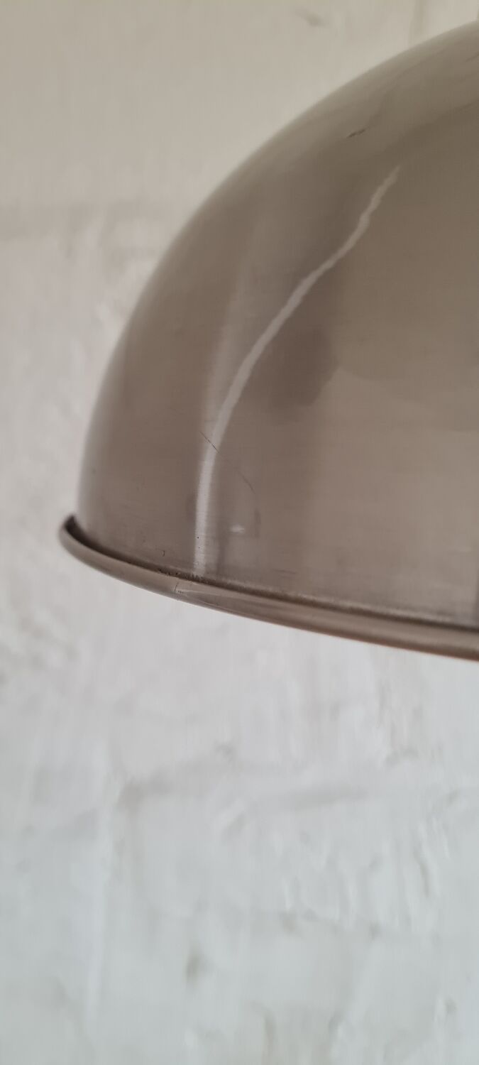 Enamelled sheet metal hanging lamp