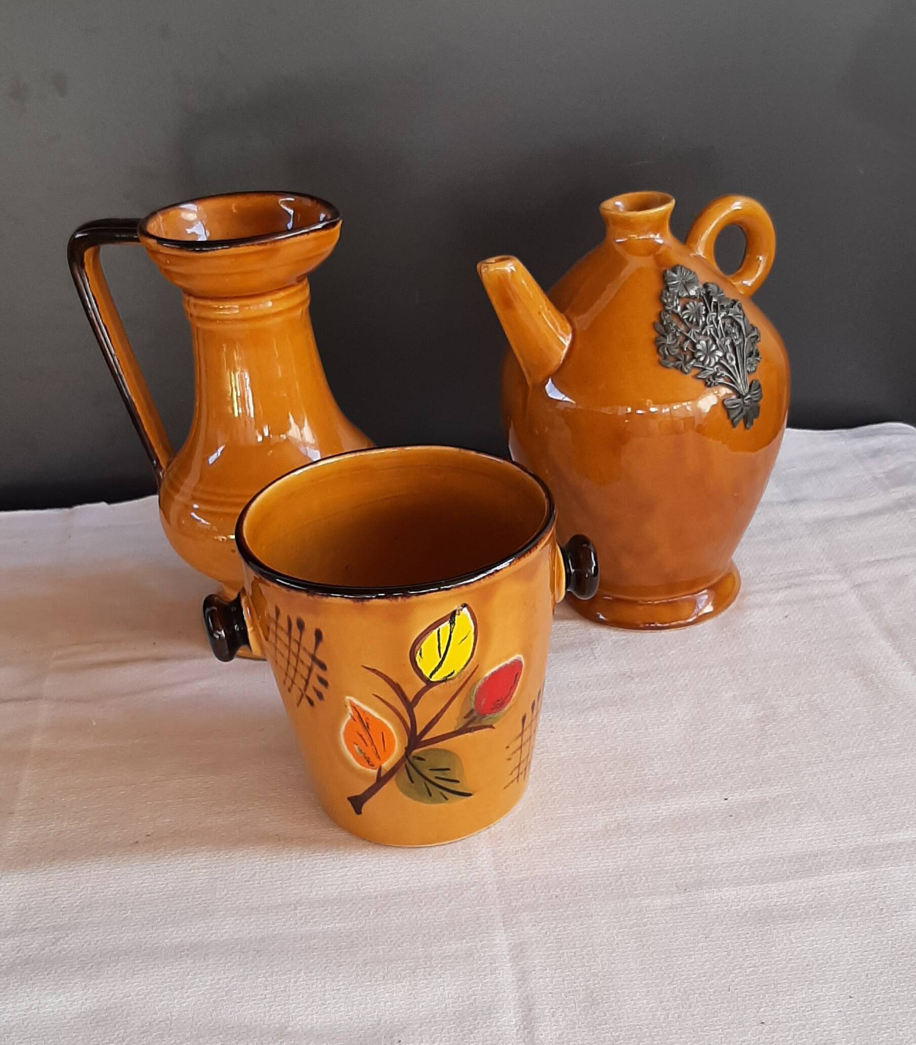 Pot à glaçons et 2 carafes