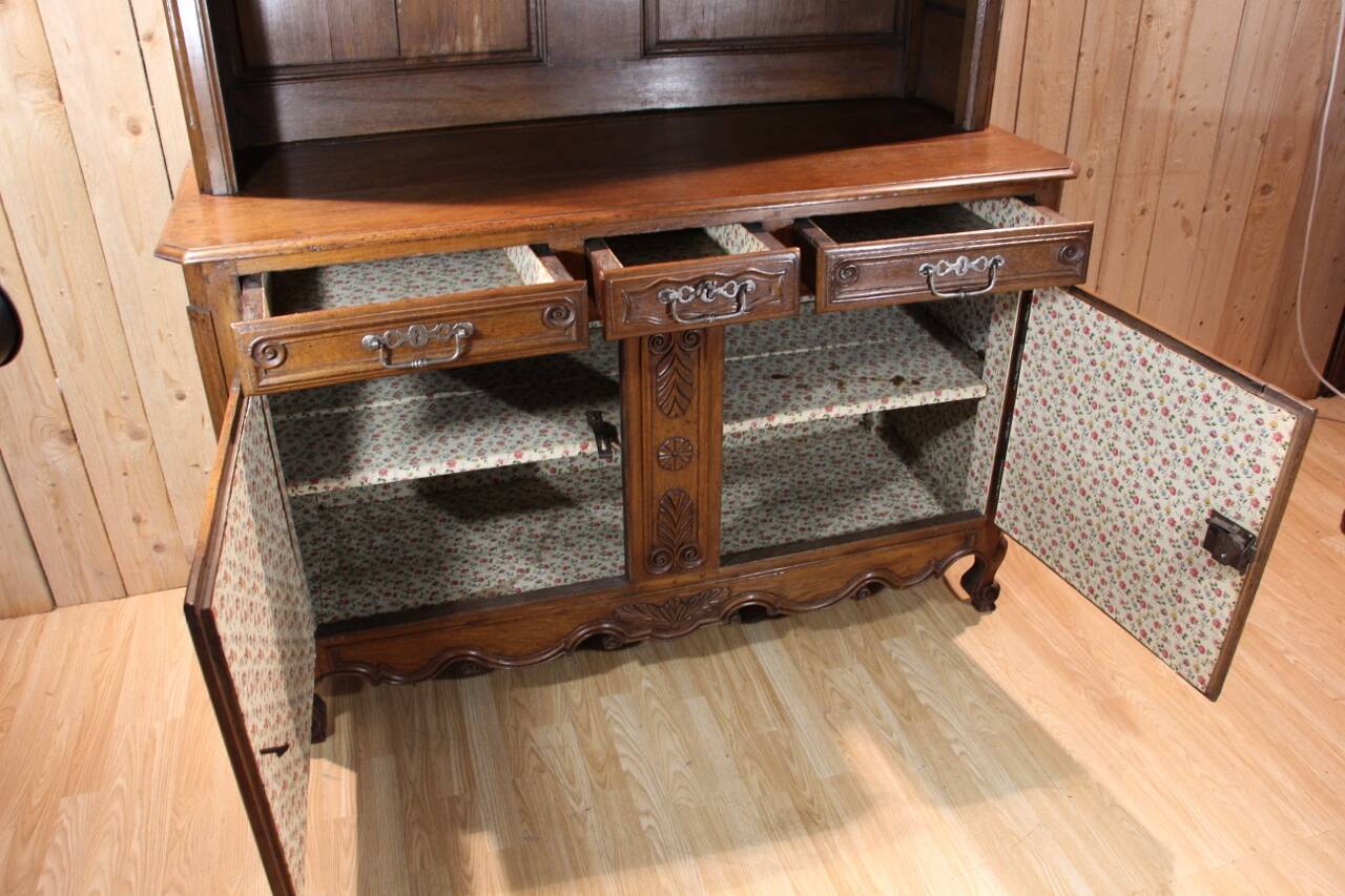 small 18th century Lorraine dresser