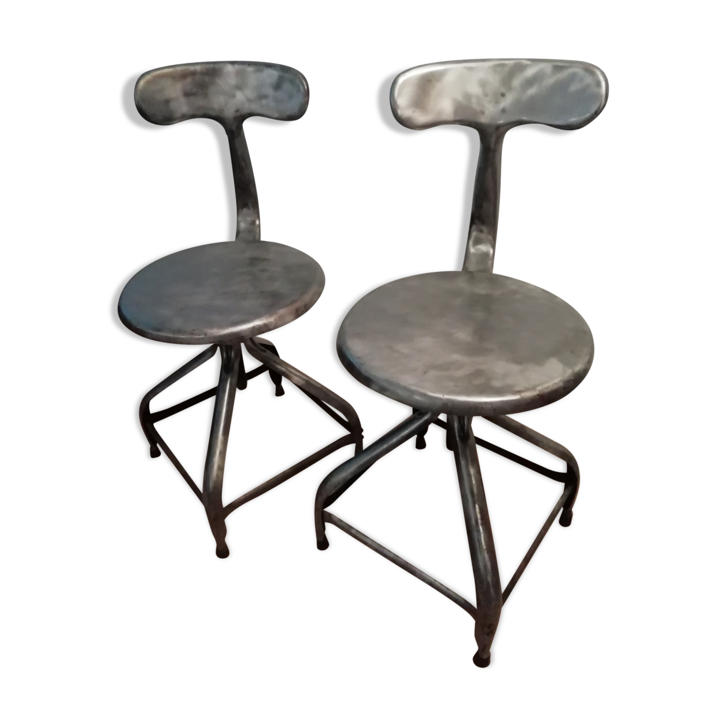 Paire de chaises Nicolle "queue de baleine"