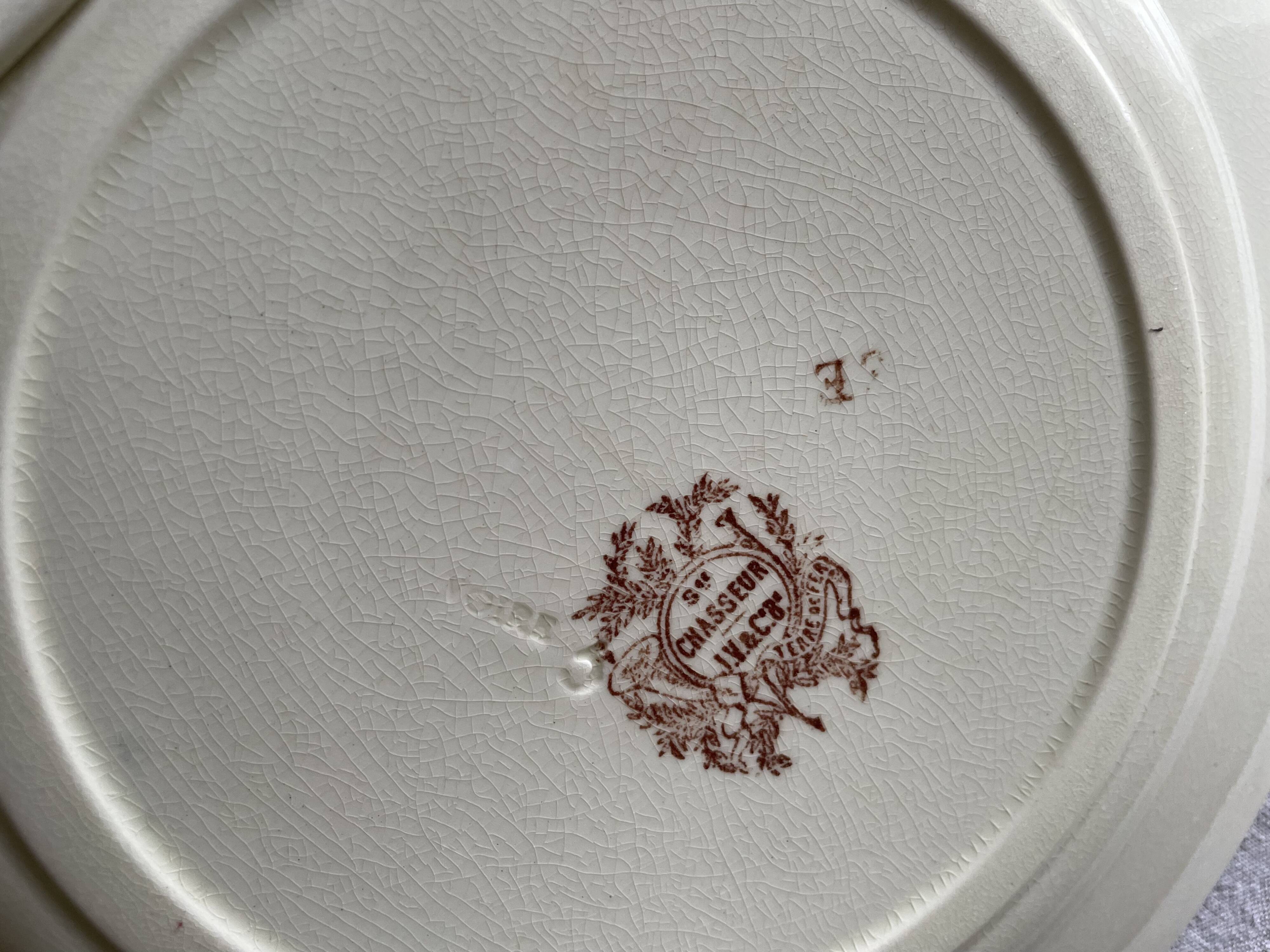 Flat plates iron earth hunting scene vieillard