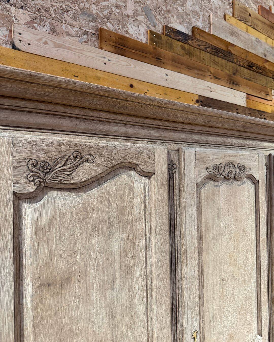 Oak wardrobe in Louis XV style
