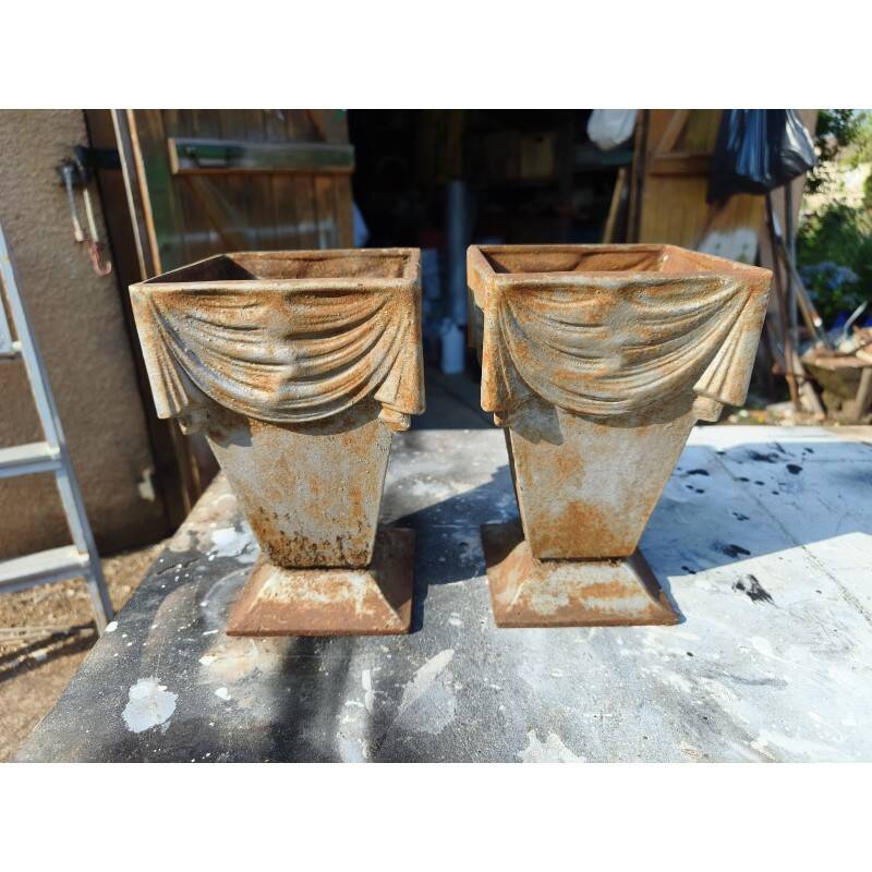 Pair of cast iron vases from 1900 in Charleville-Mézières