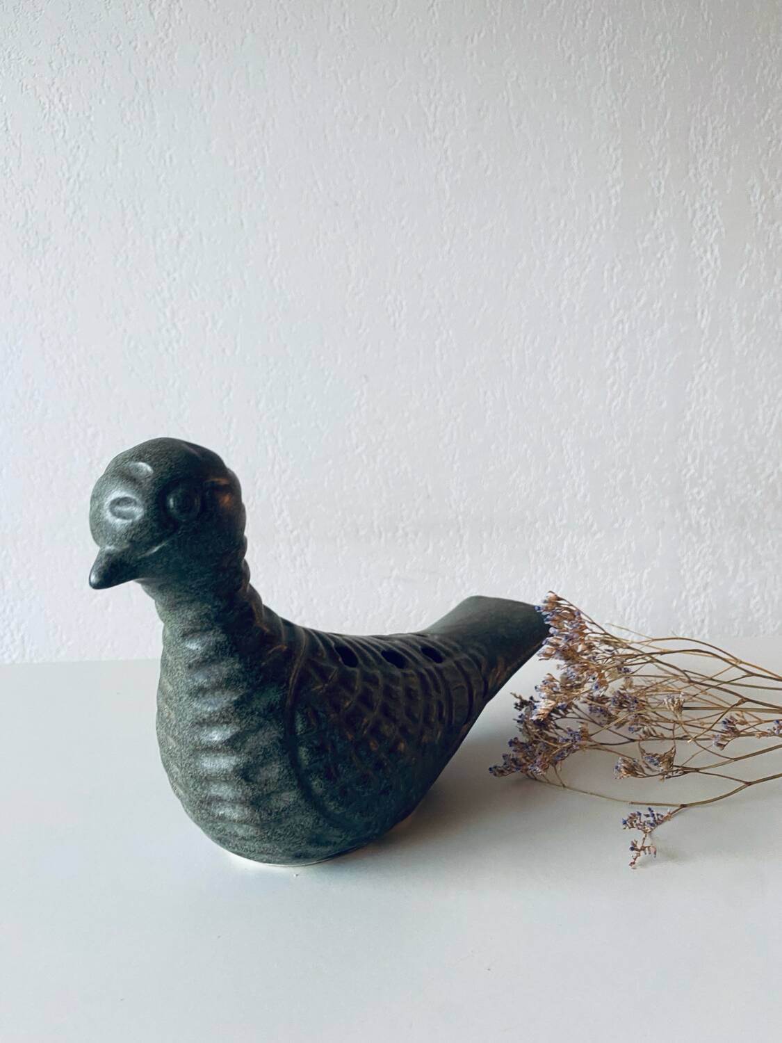 Bird-shaped vase signed Le potier Menton
