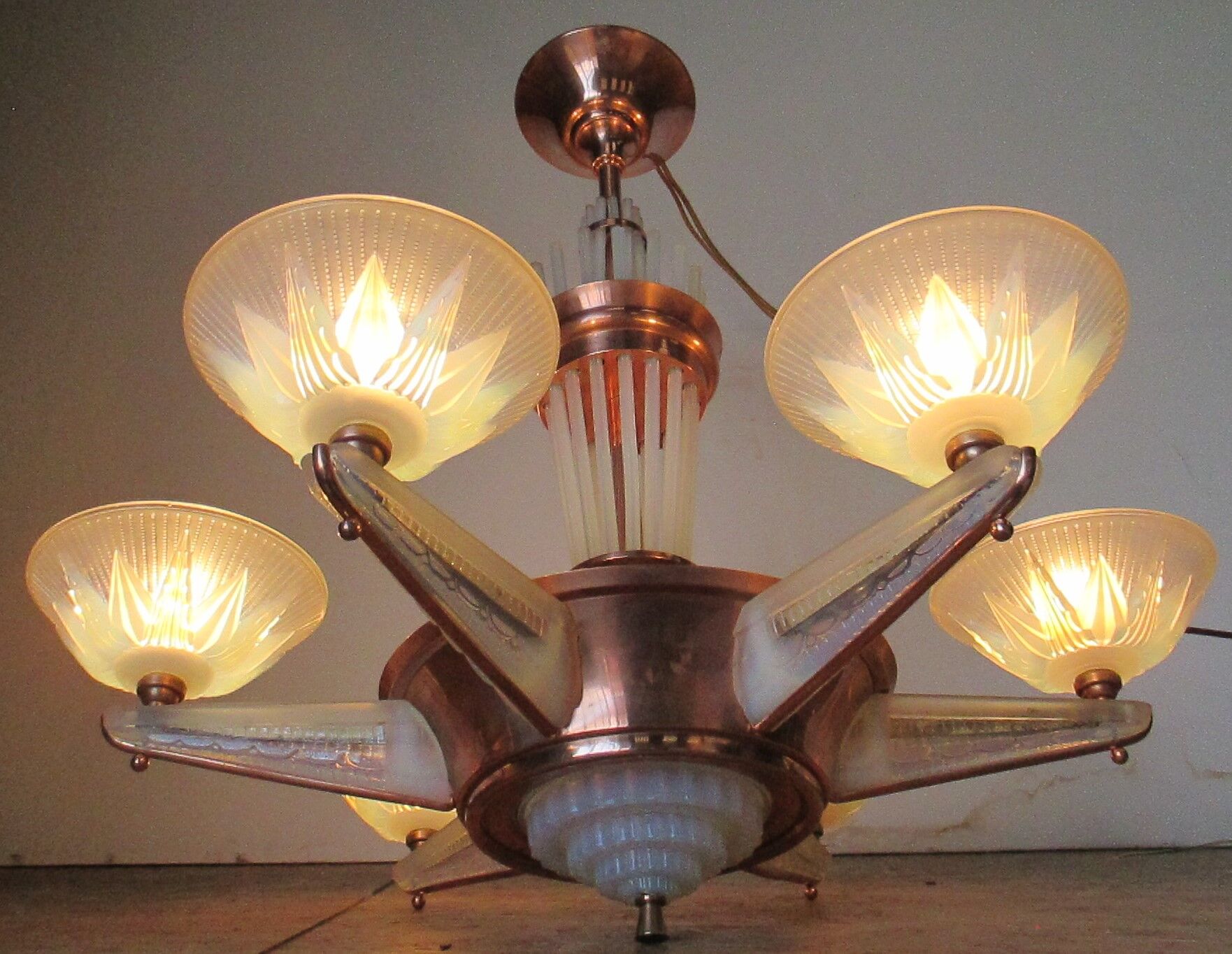Chandelier Art Deco Petitot glassware ezan