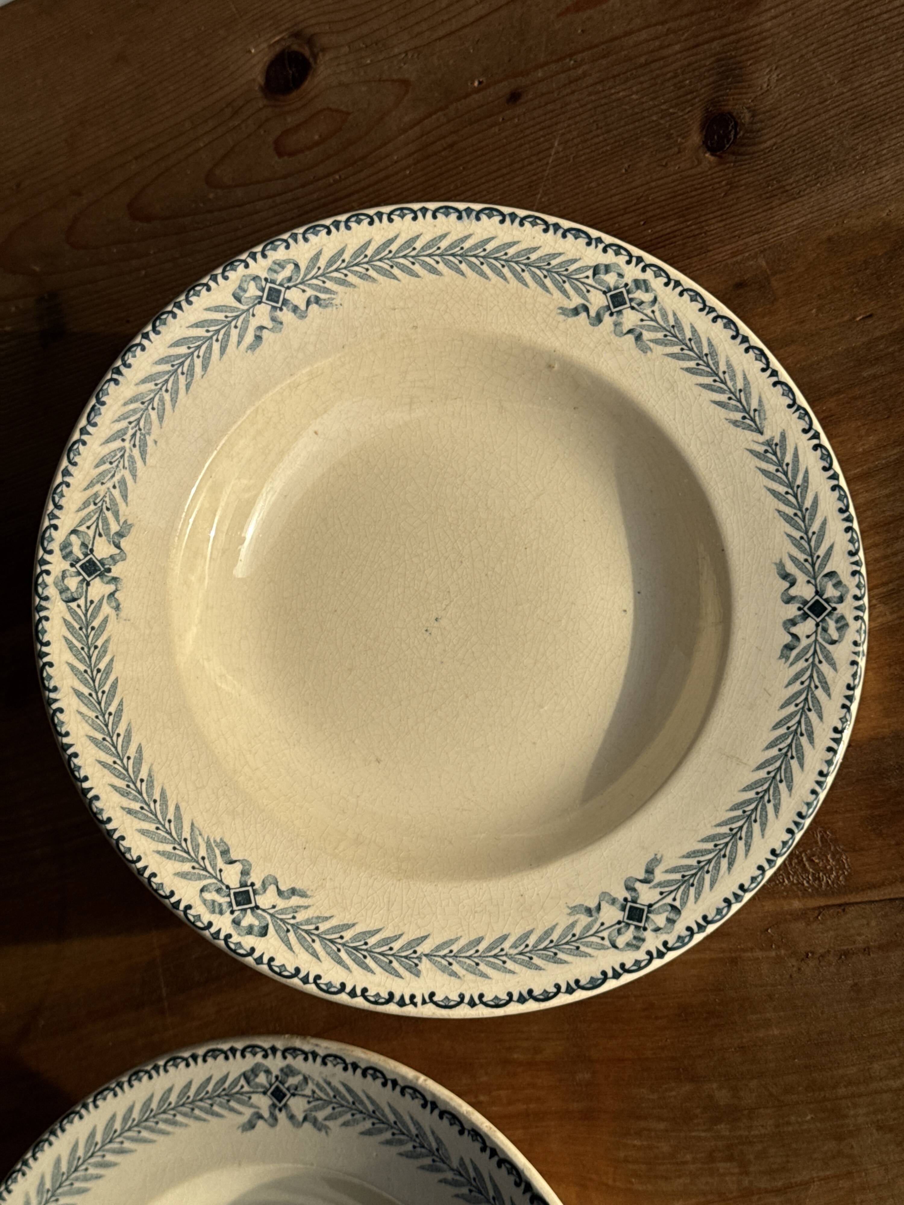 Set of 4 vintage deep plates in faience with blue decoration by Boulenger & Cie D2.
