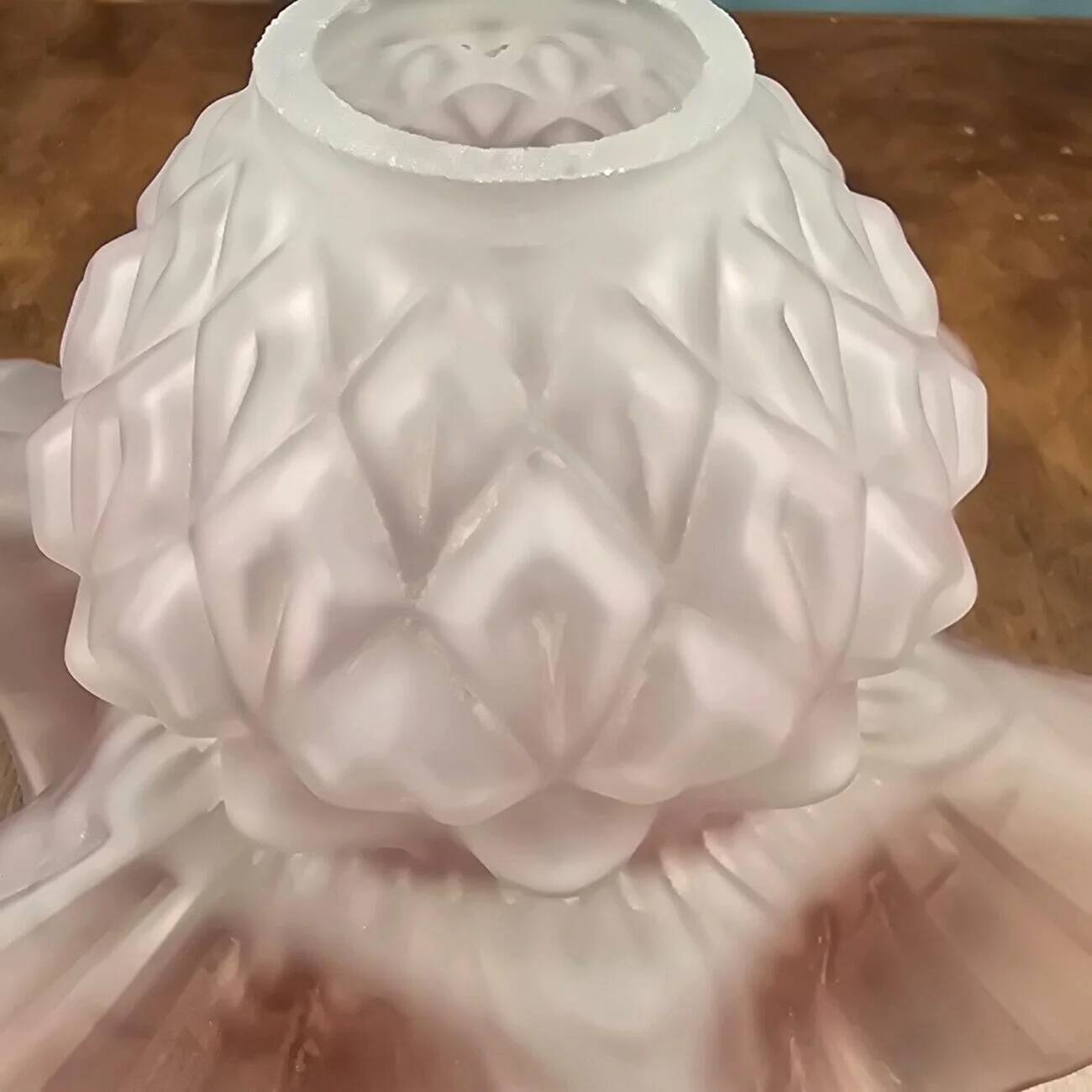 Antique satin pink glass lampshade – Wavy floral edge