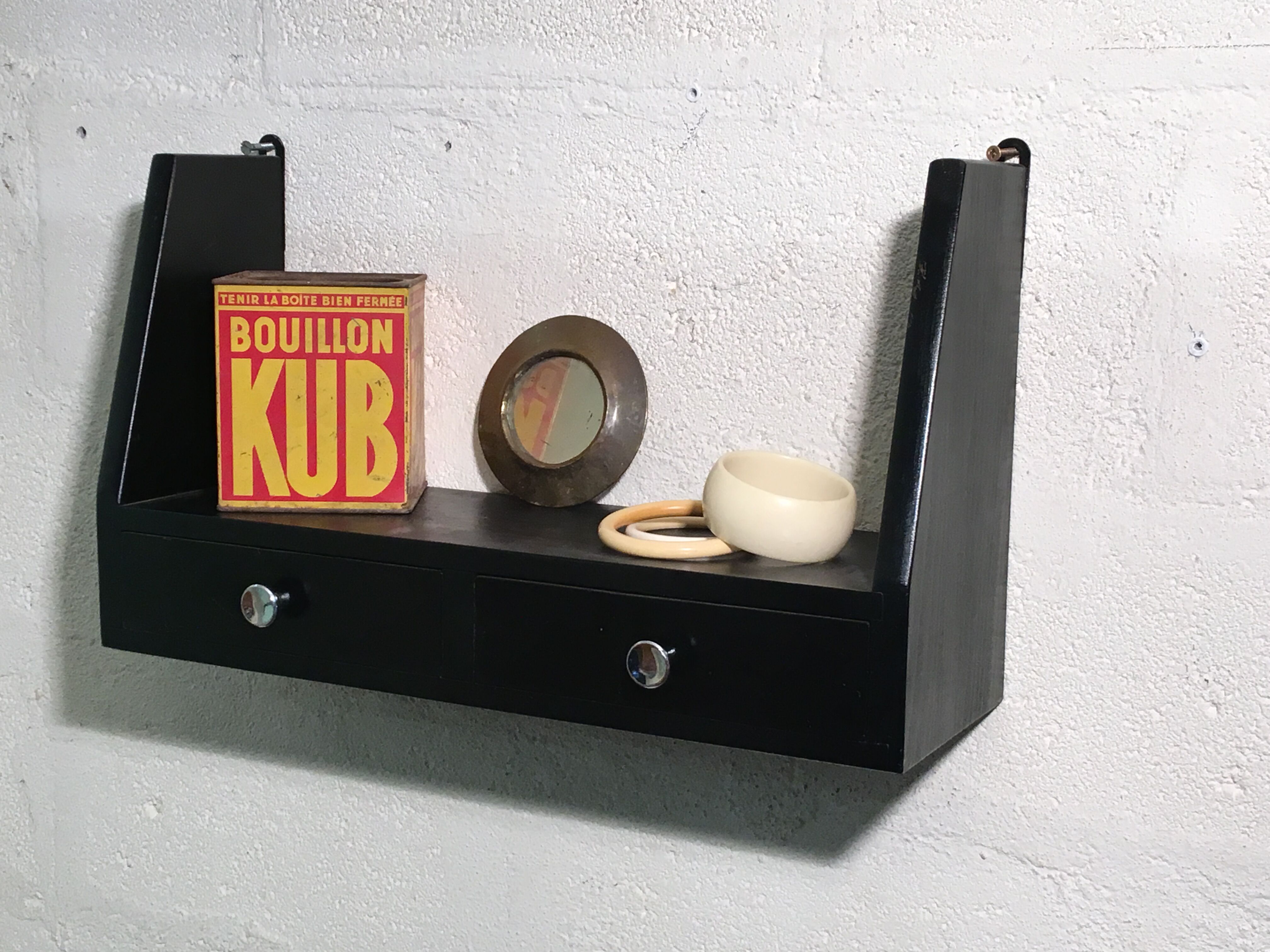 Etagere en bois à ailerons