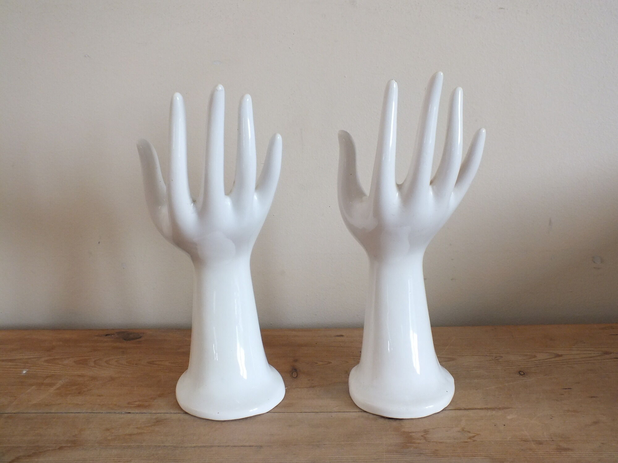 Duo of hands - rings or spike flowers in white ceramic