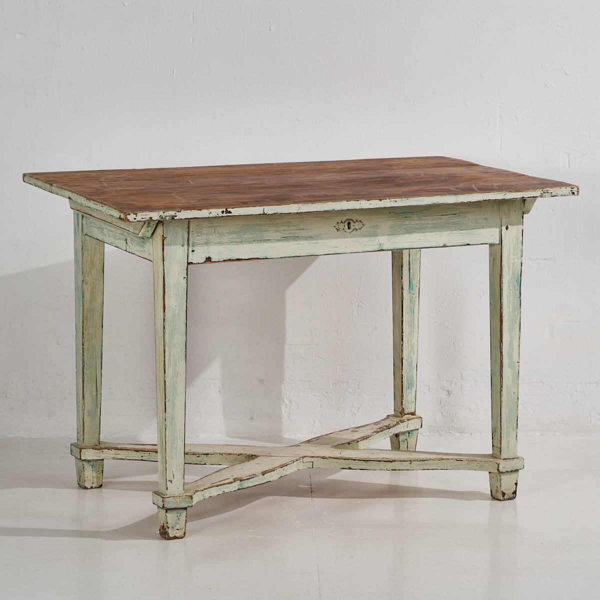 Vintage white solid wood side table (France, circa 1960)