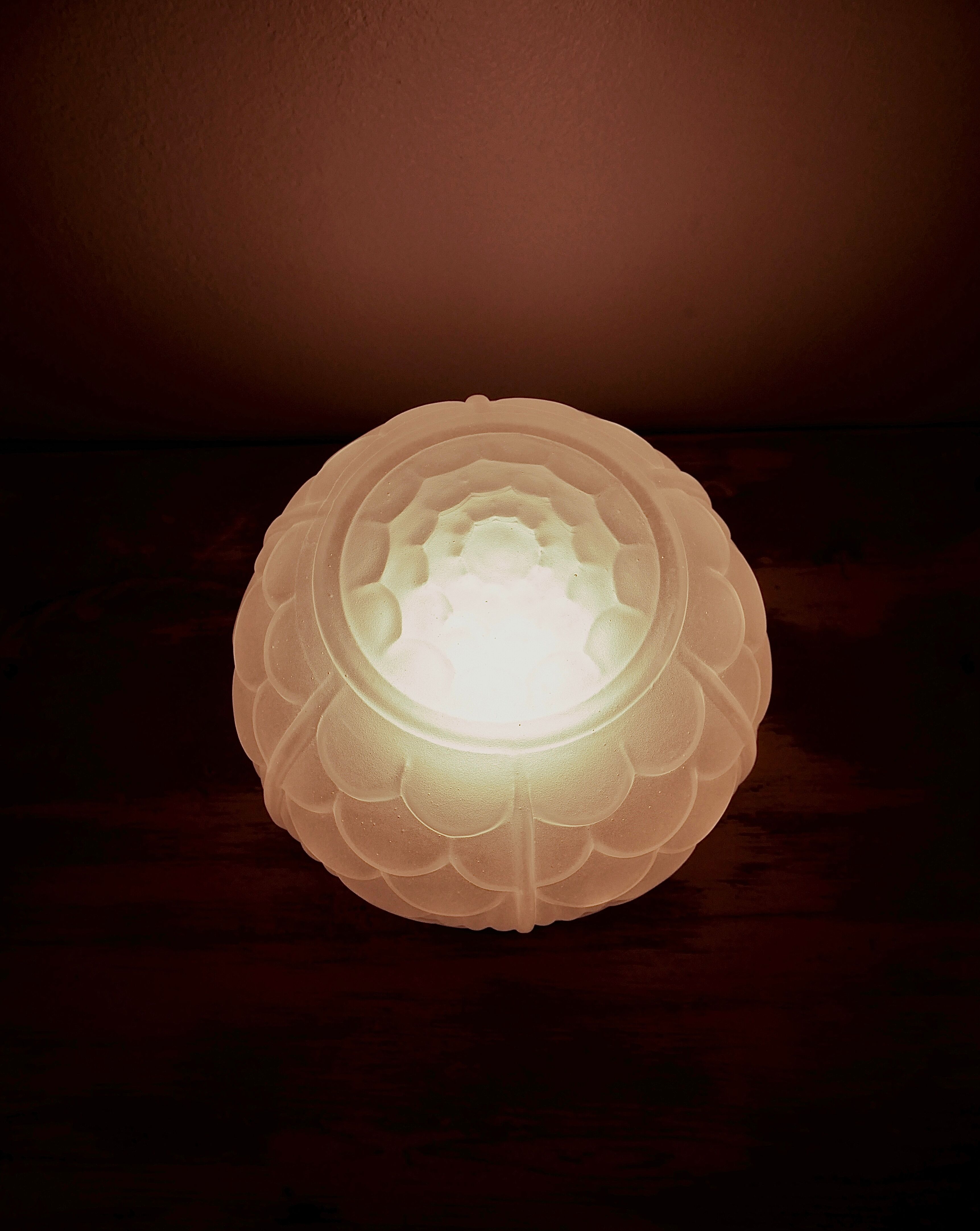 Table lamp globe art deco