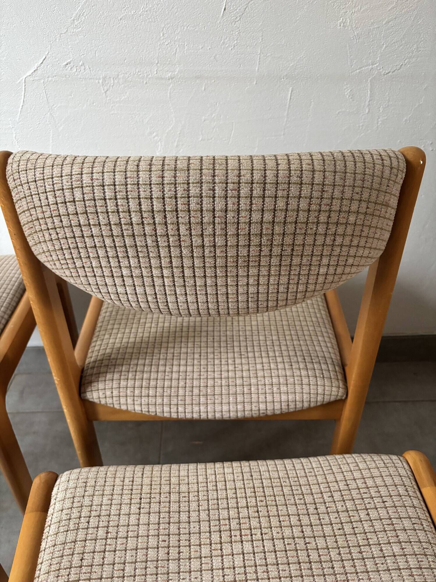 Set of 4 Scandinavian Baumann chairs in solid elm – 1970s