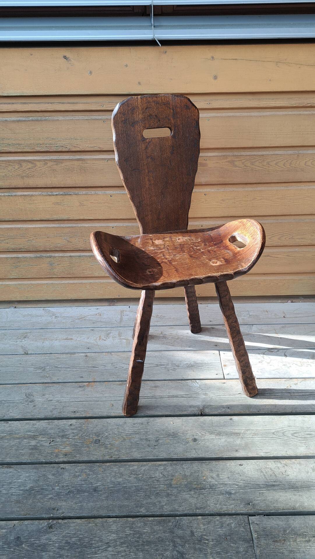Lot chaises art populaire