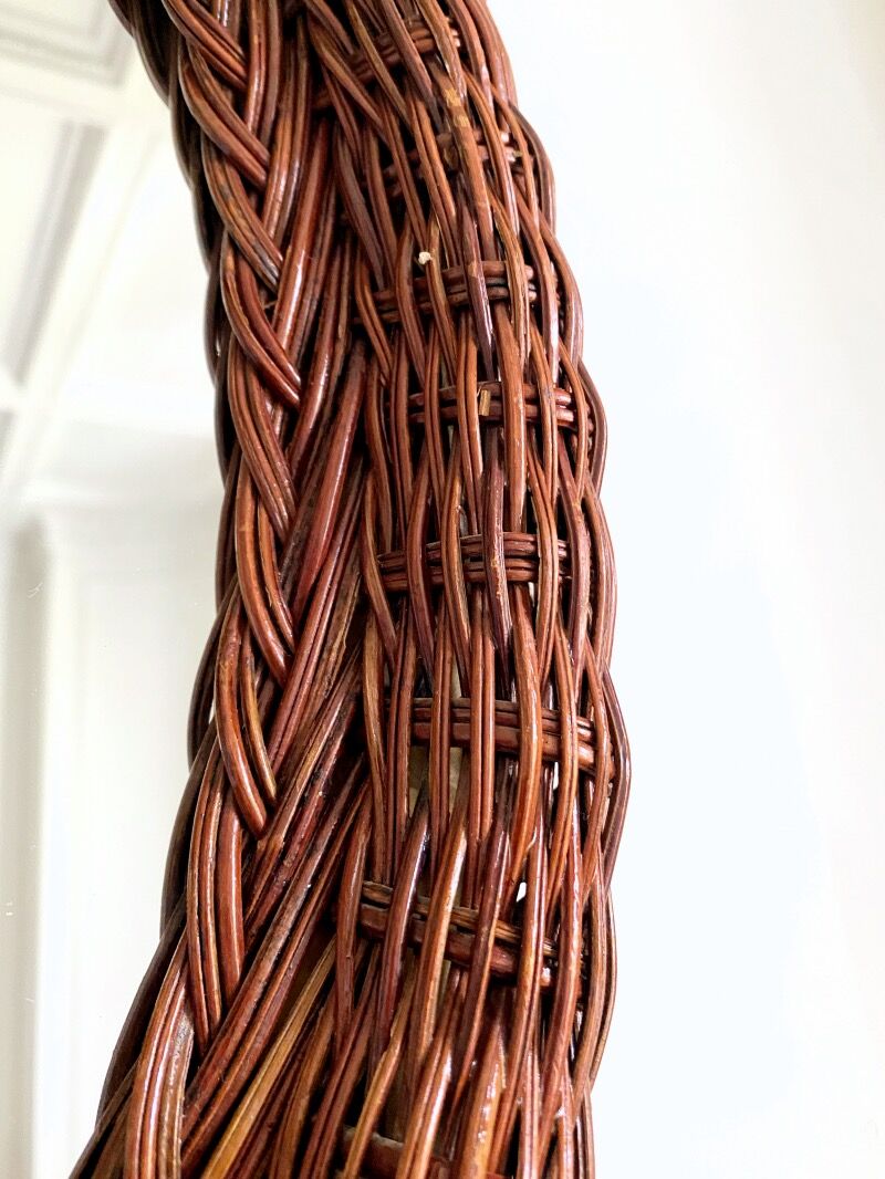 Oval mirror in braided wicker
