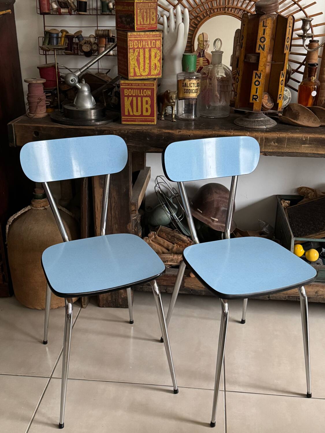 Série de 4 chaises Formica bleues vintage