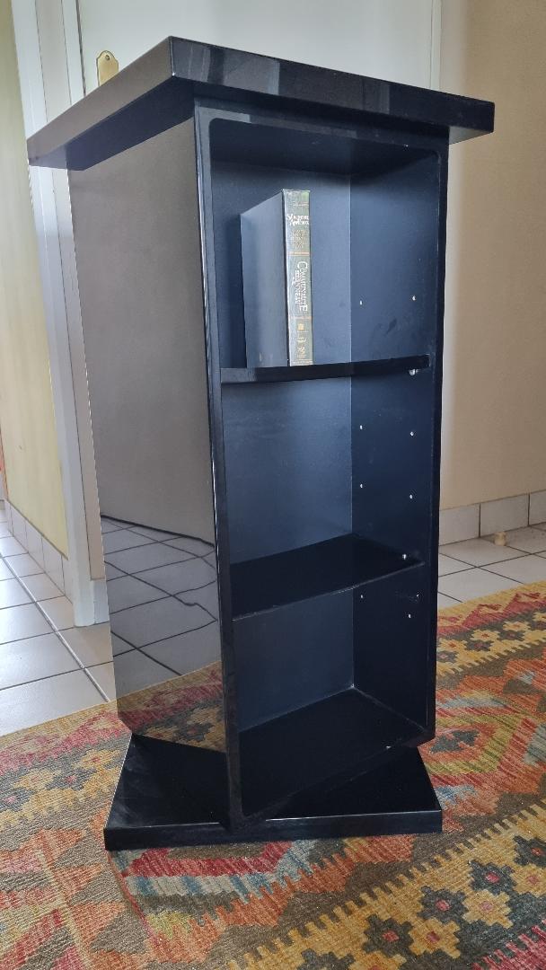 Roche Bobois black lacquered swivel column - David Lange