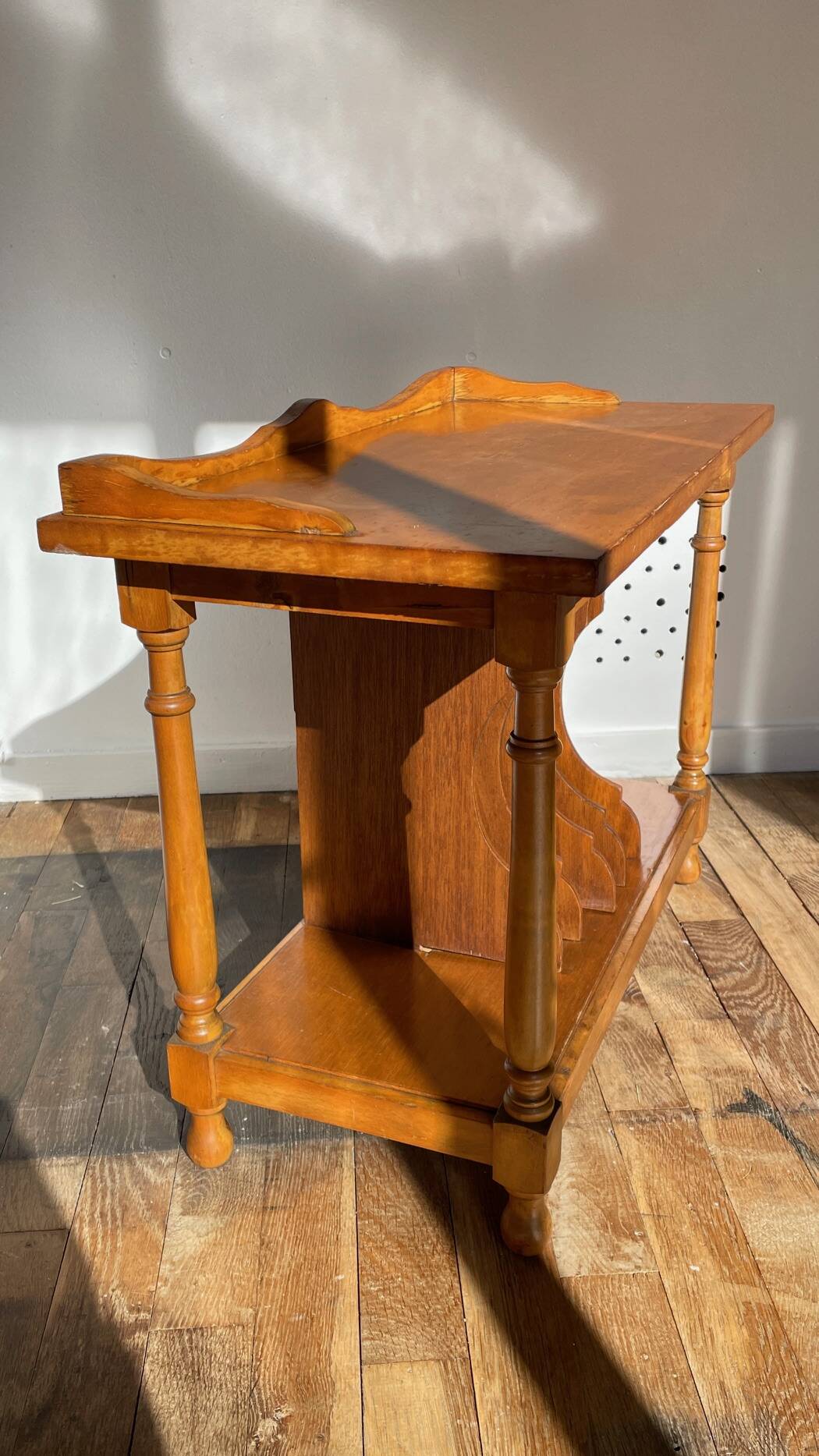 Meuble bas electrophone vintage