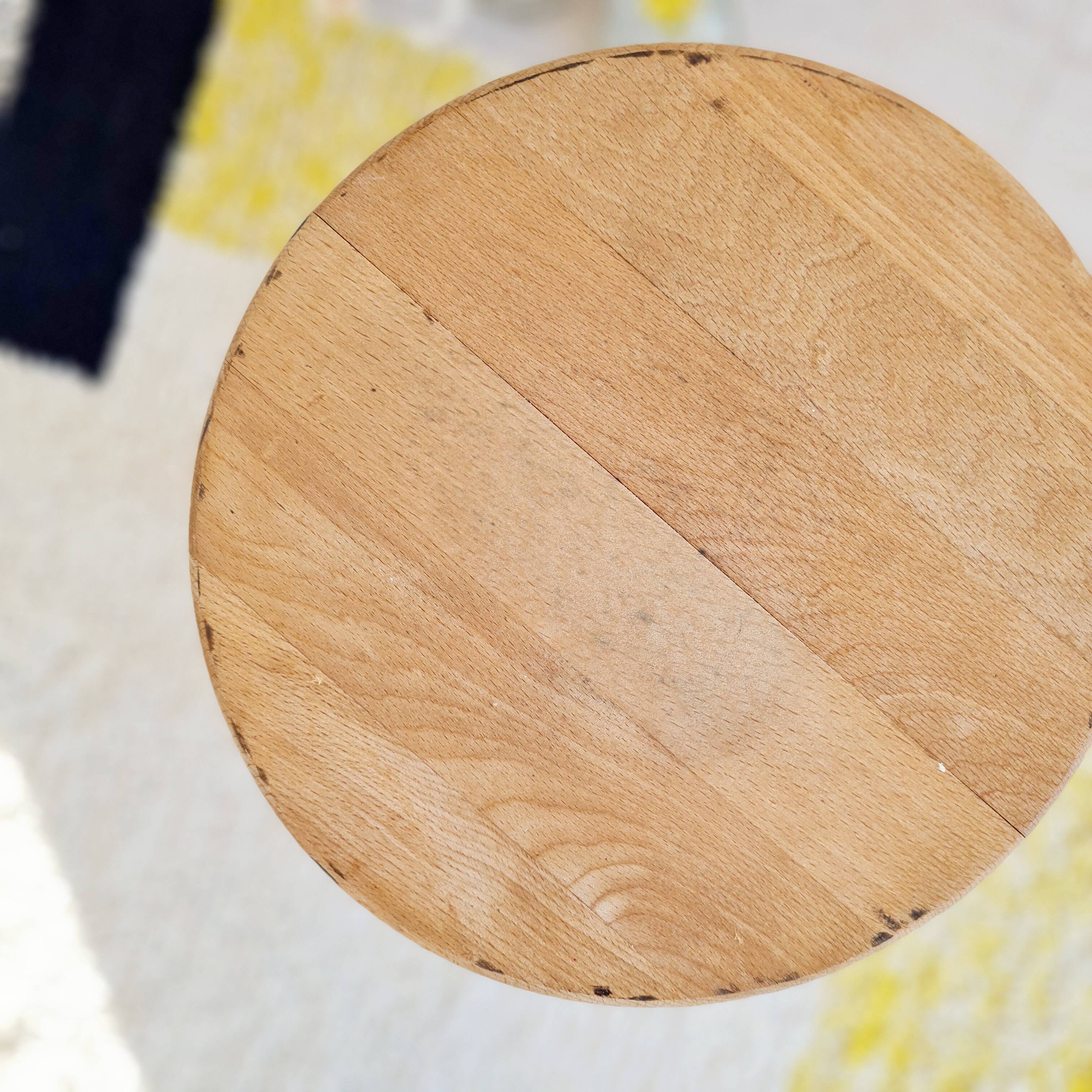 Solid wood stool - saddle