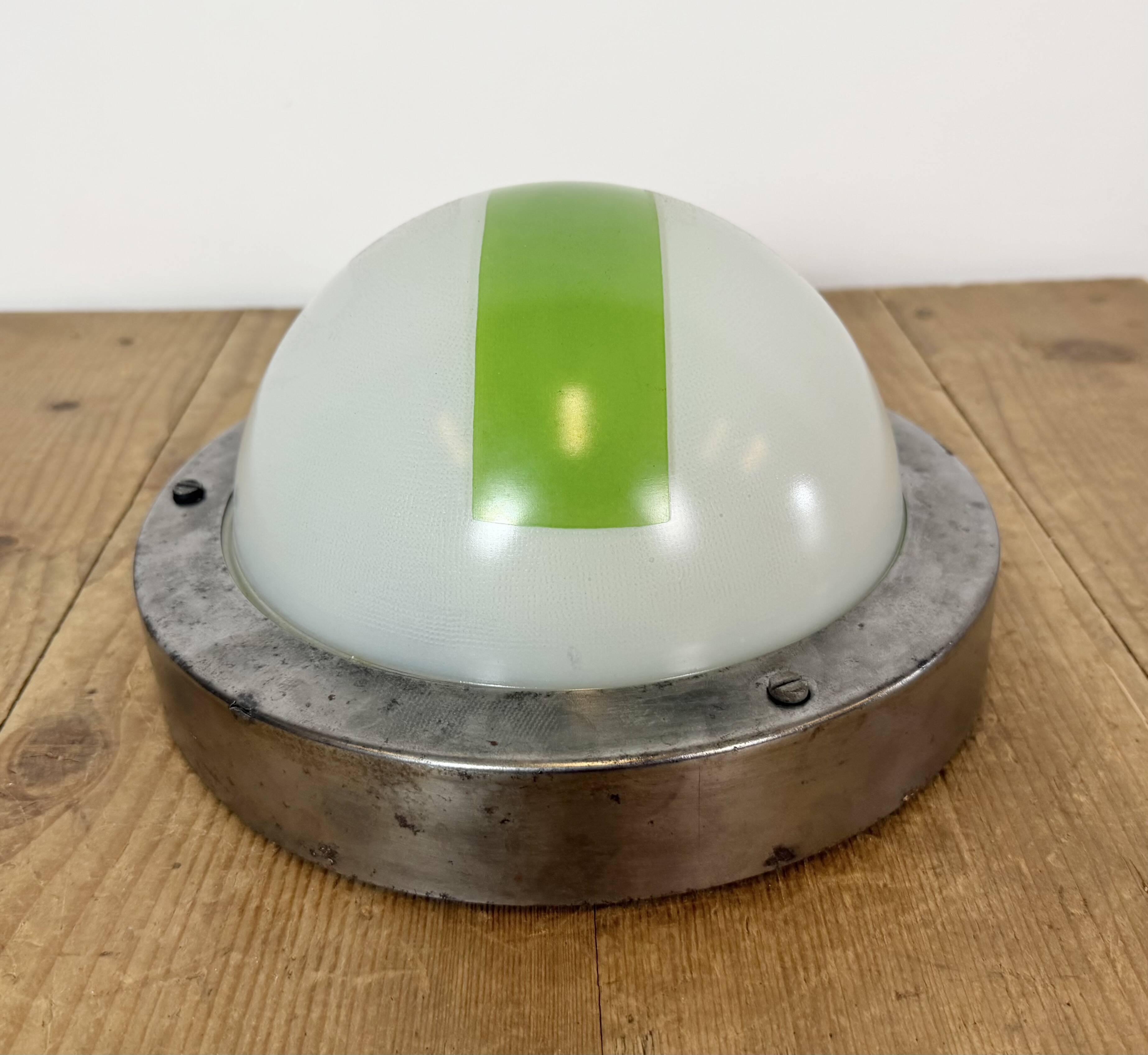 Lumière d'urgence vintage murale ou de plafond, années 1970