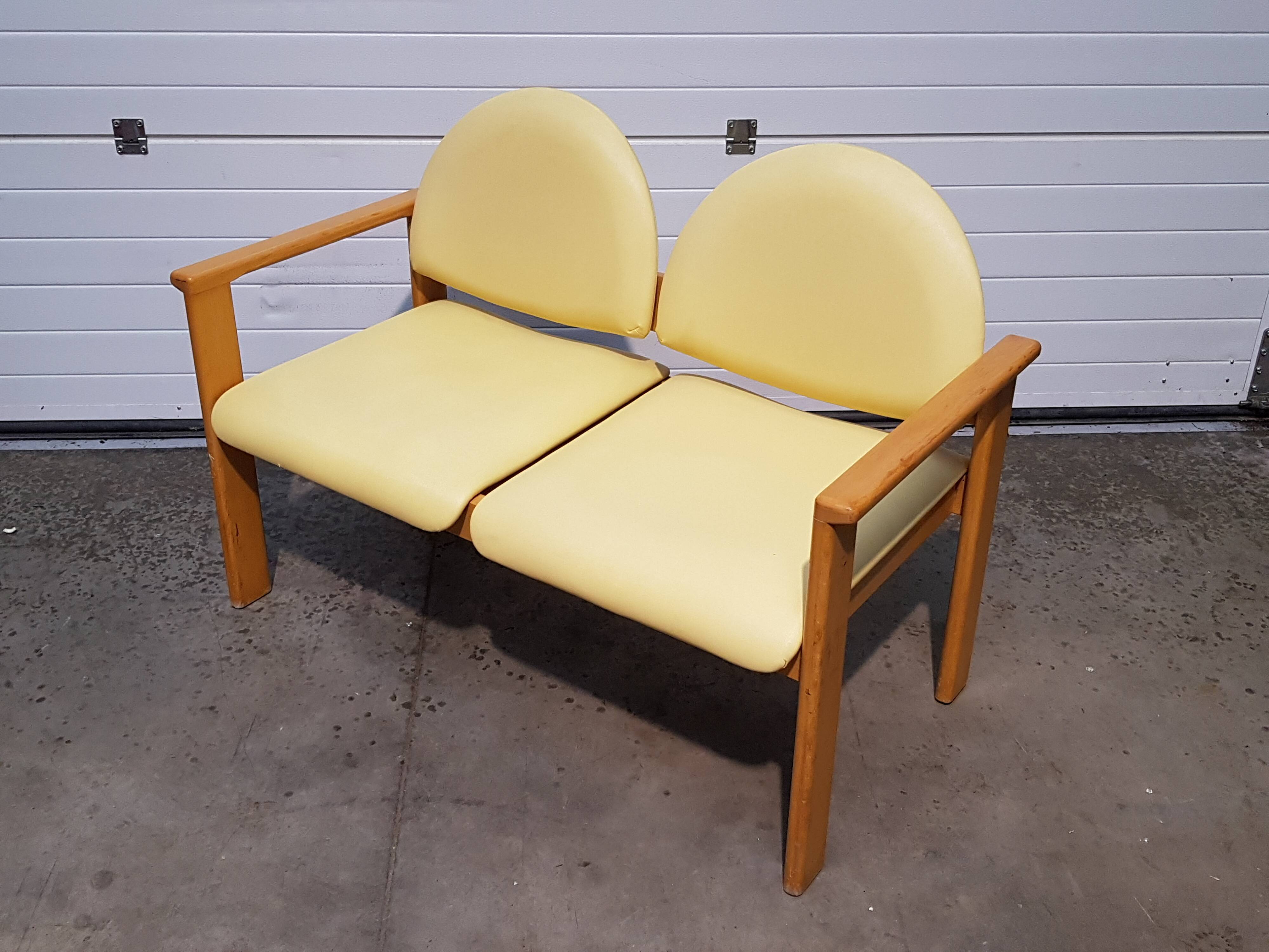 vintage 2-seater sofa in 1980