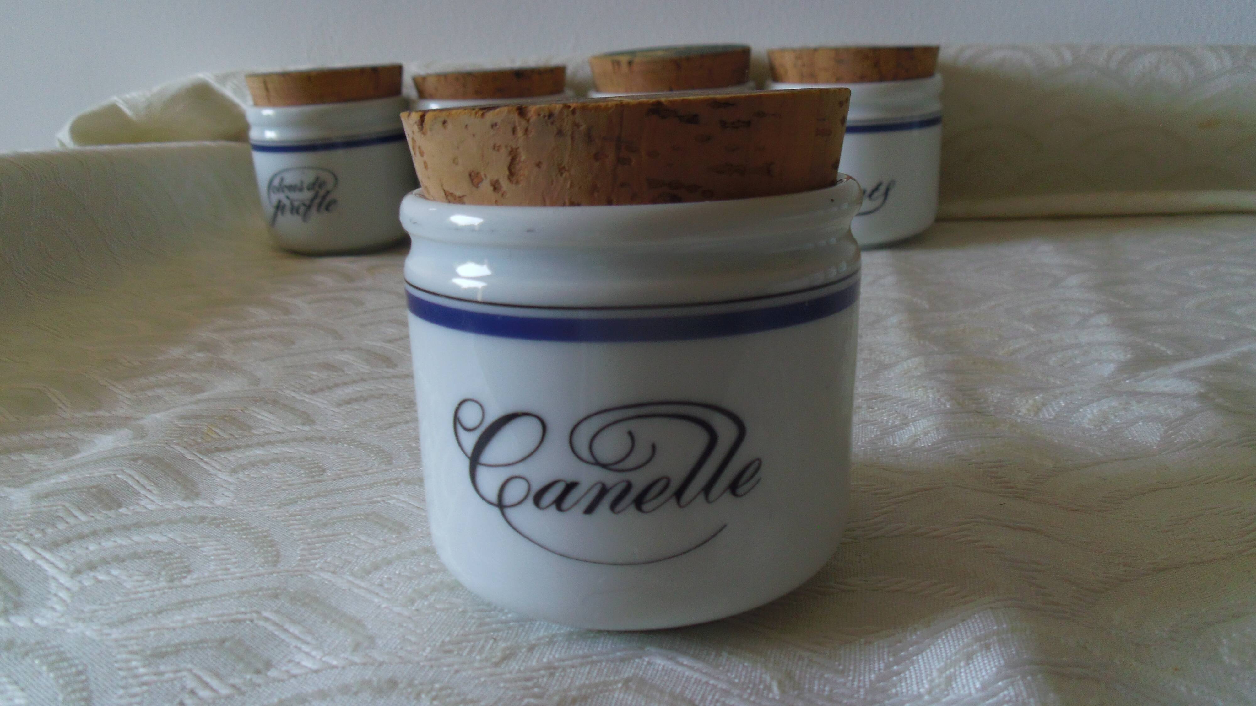 8 spice jars. porcelain of auteuil