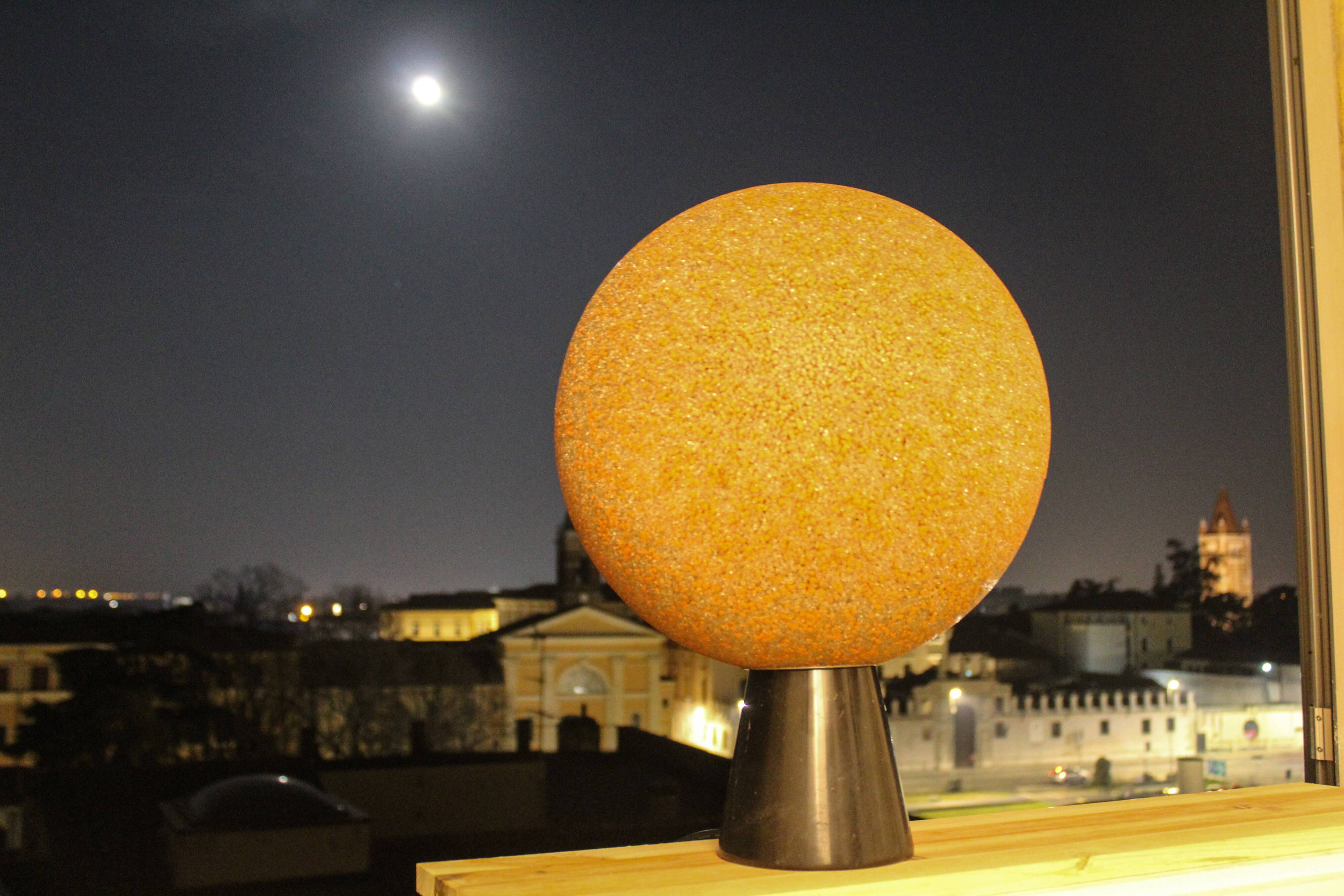 Lampe de table « Marte » avec base en marbre noir Marquina Jonh & Silvia Reid Années 1960