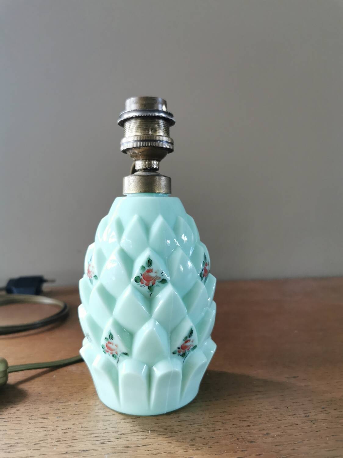 Small vintage pineapple lamp