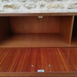 Entrance furniture with vintage wheels