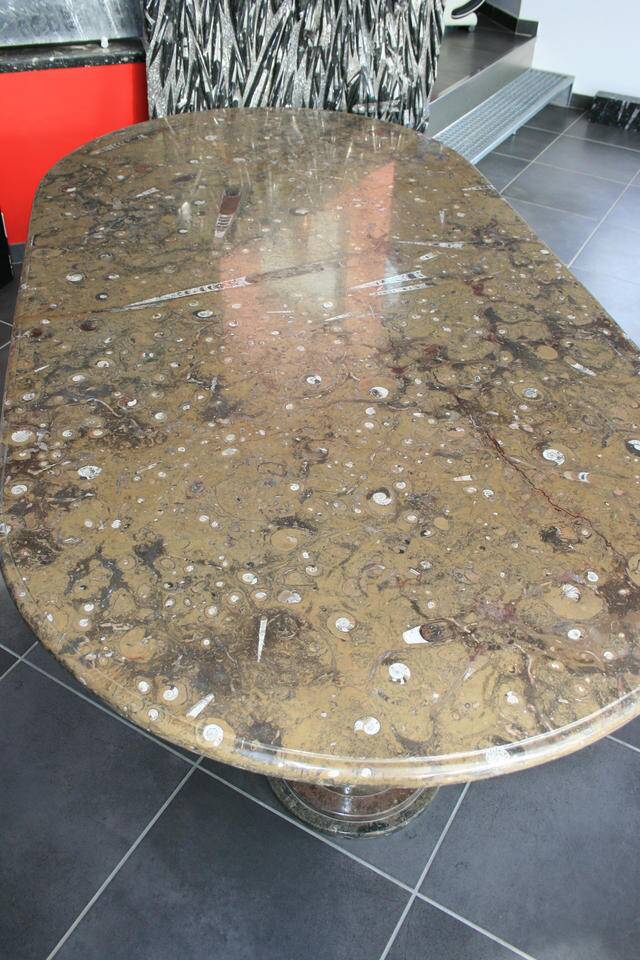 Table de salle à manger en Marbre Fossilisé