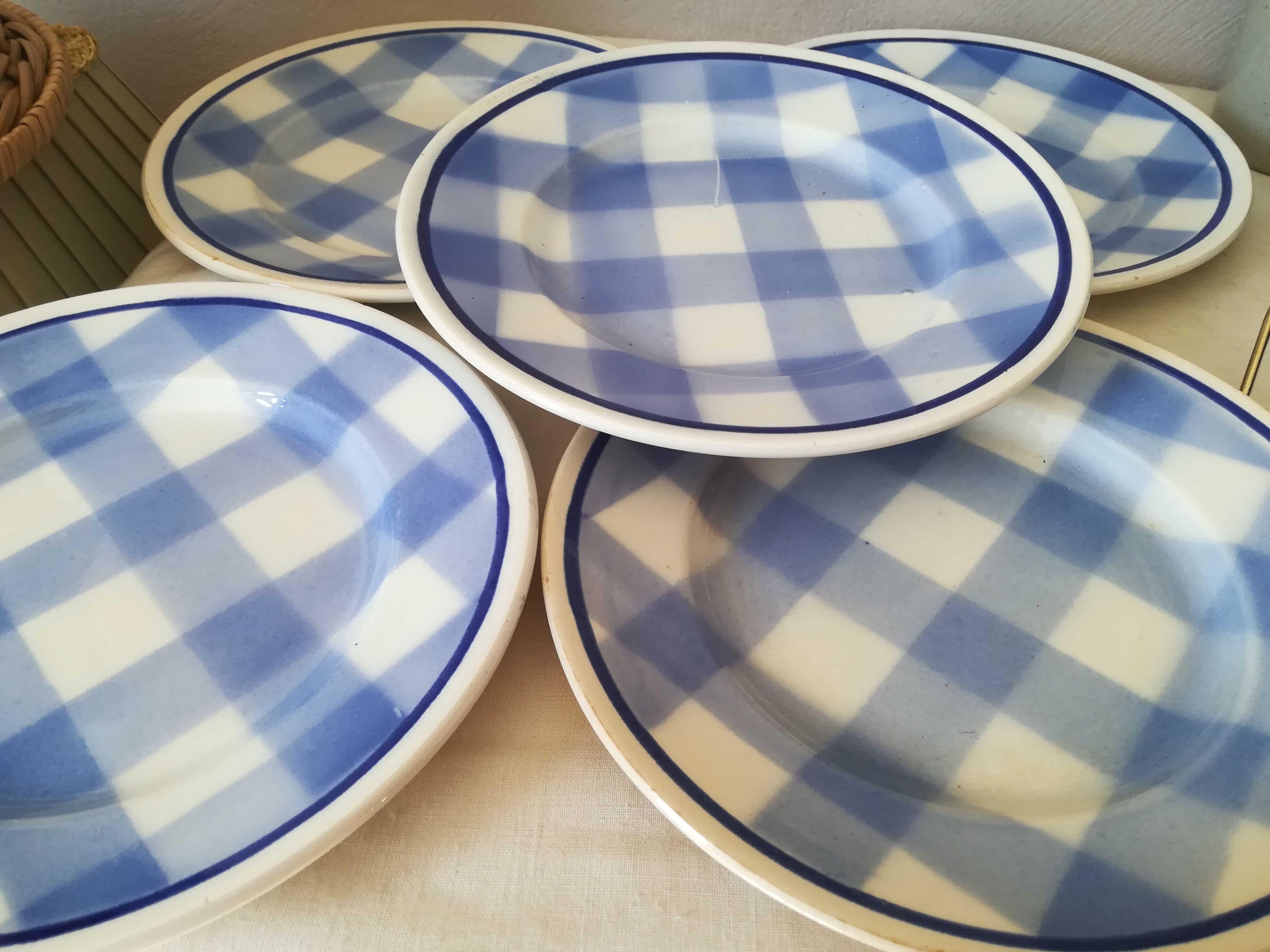 6 vichy dessert plates