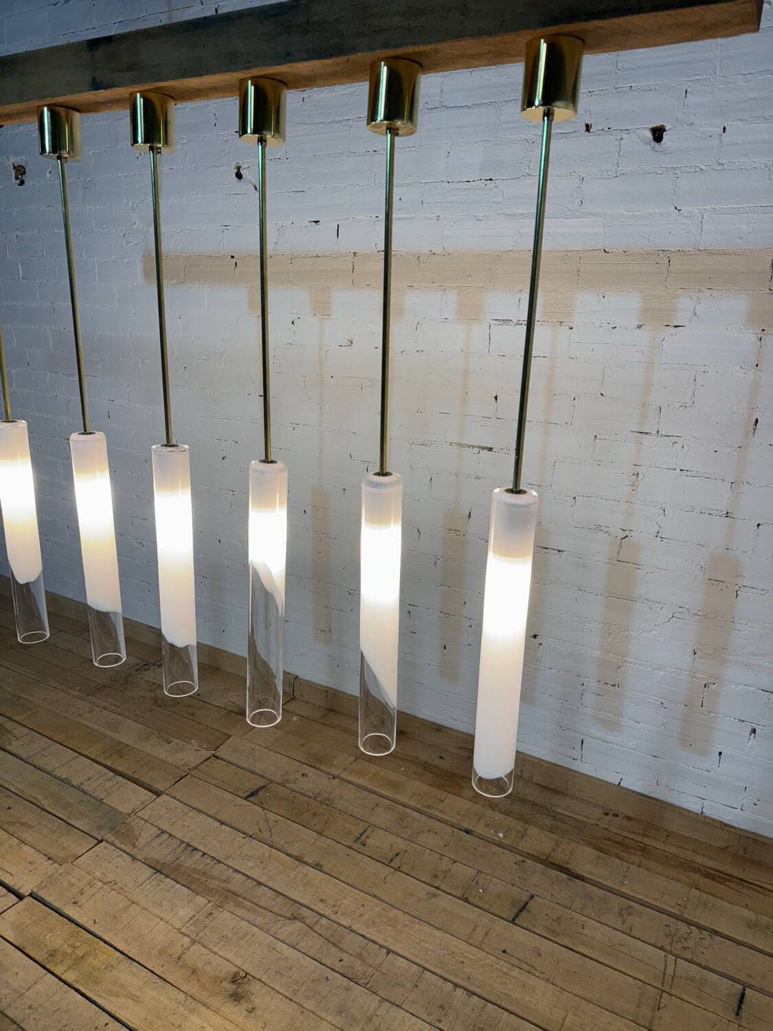 Series of 8 bar suspensions 1970