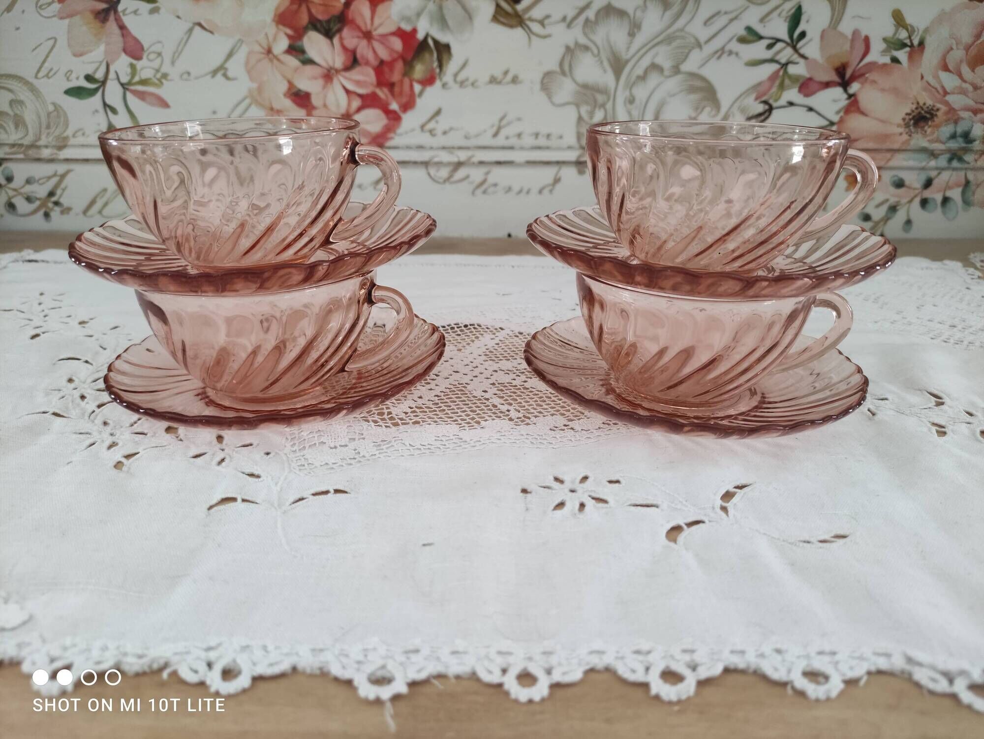 Set of 4 vintage tea cups or long coffee in rosaline Arcoroc France